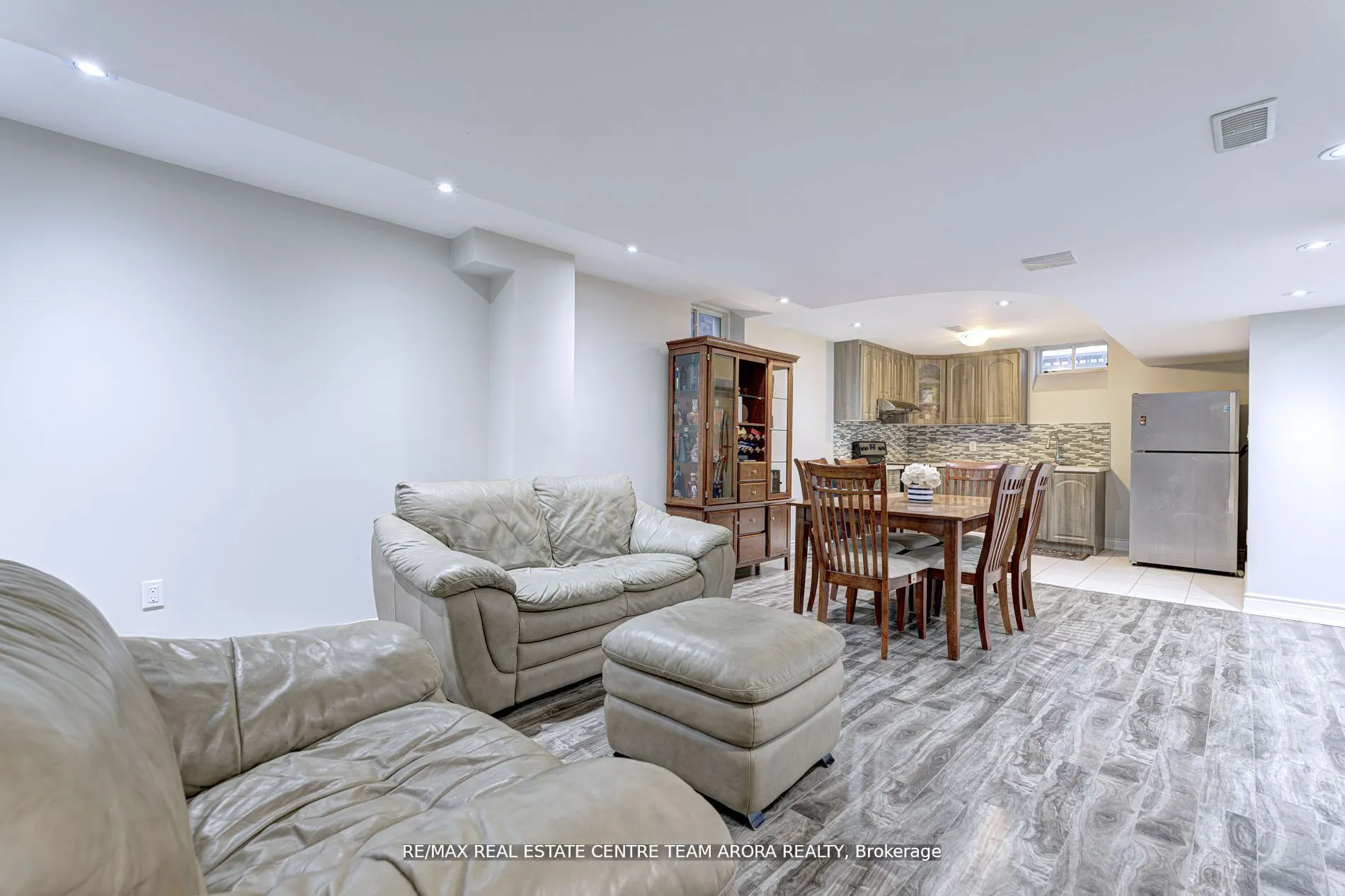 27 Monkton Circle