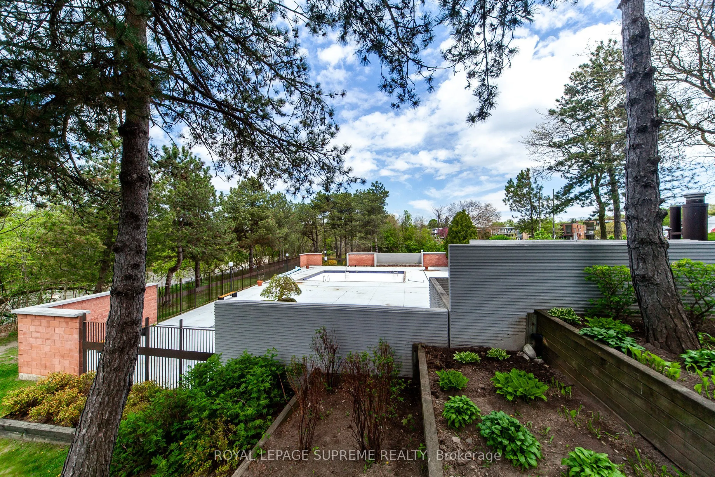 270 Scarlett Road, #205