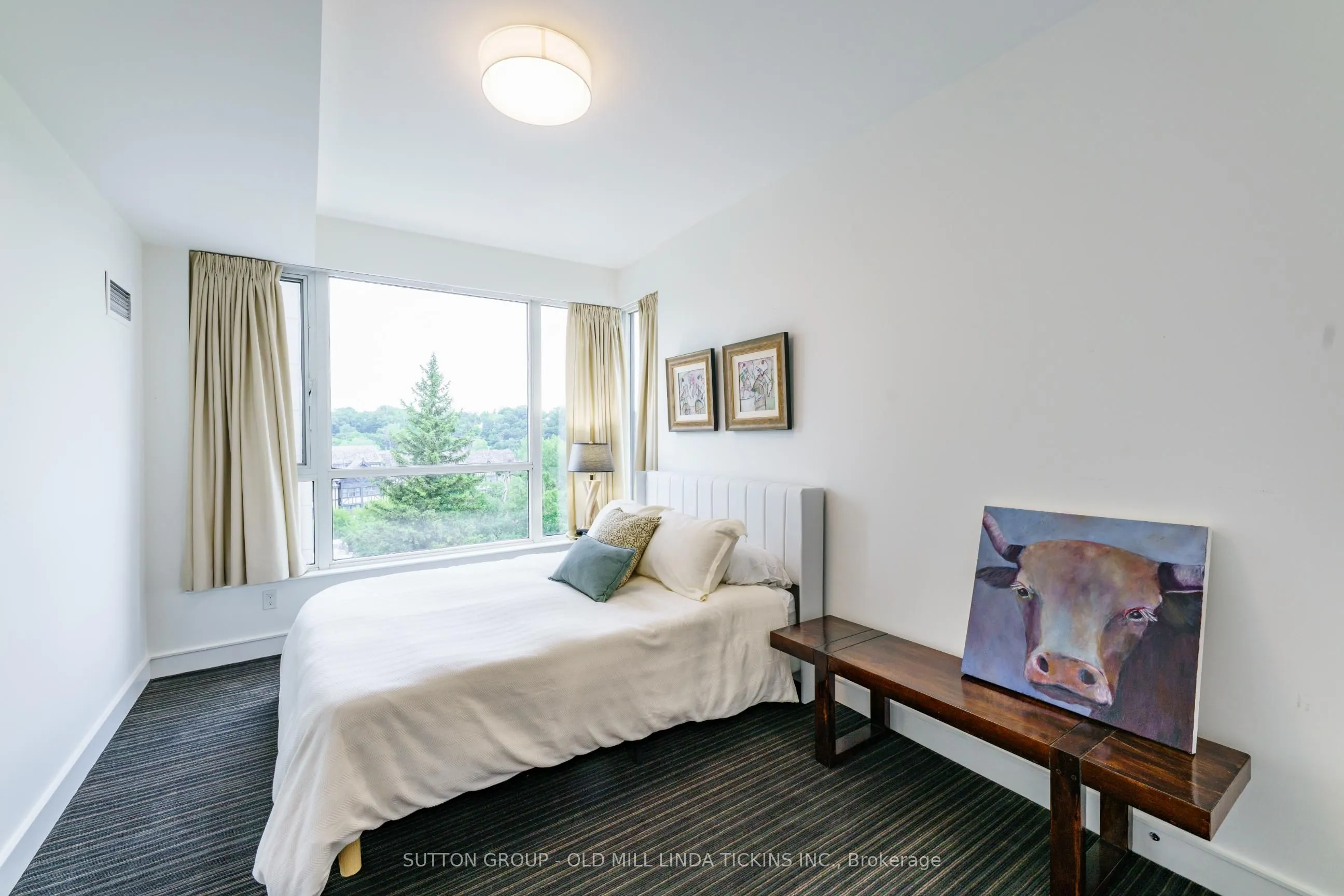 2662 Bloor Street W, #611