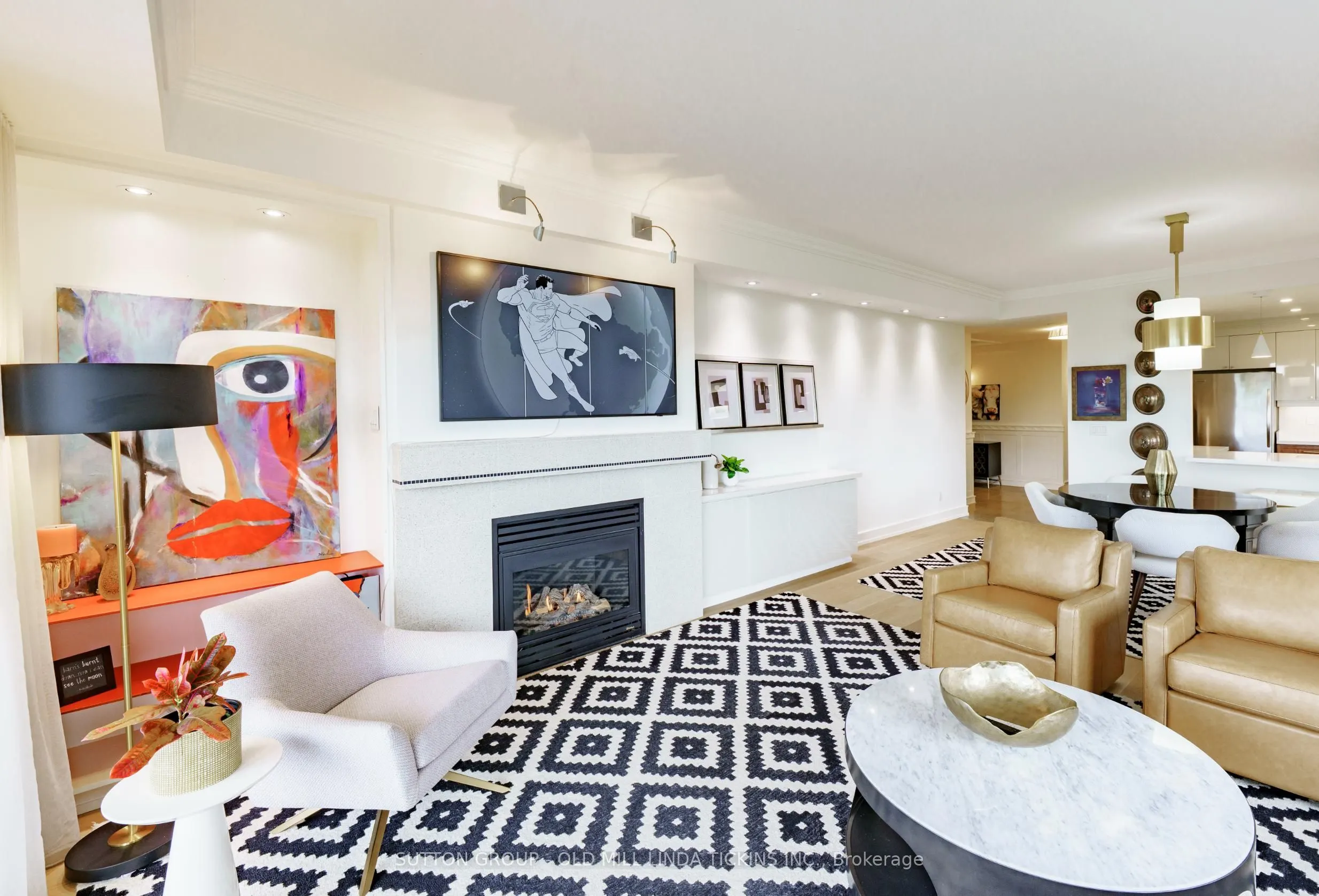 2662 Bloor Street W, #611