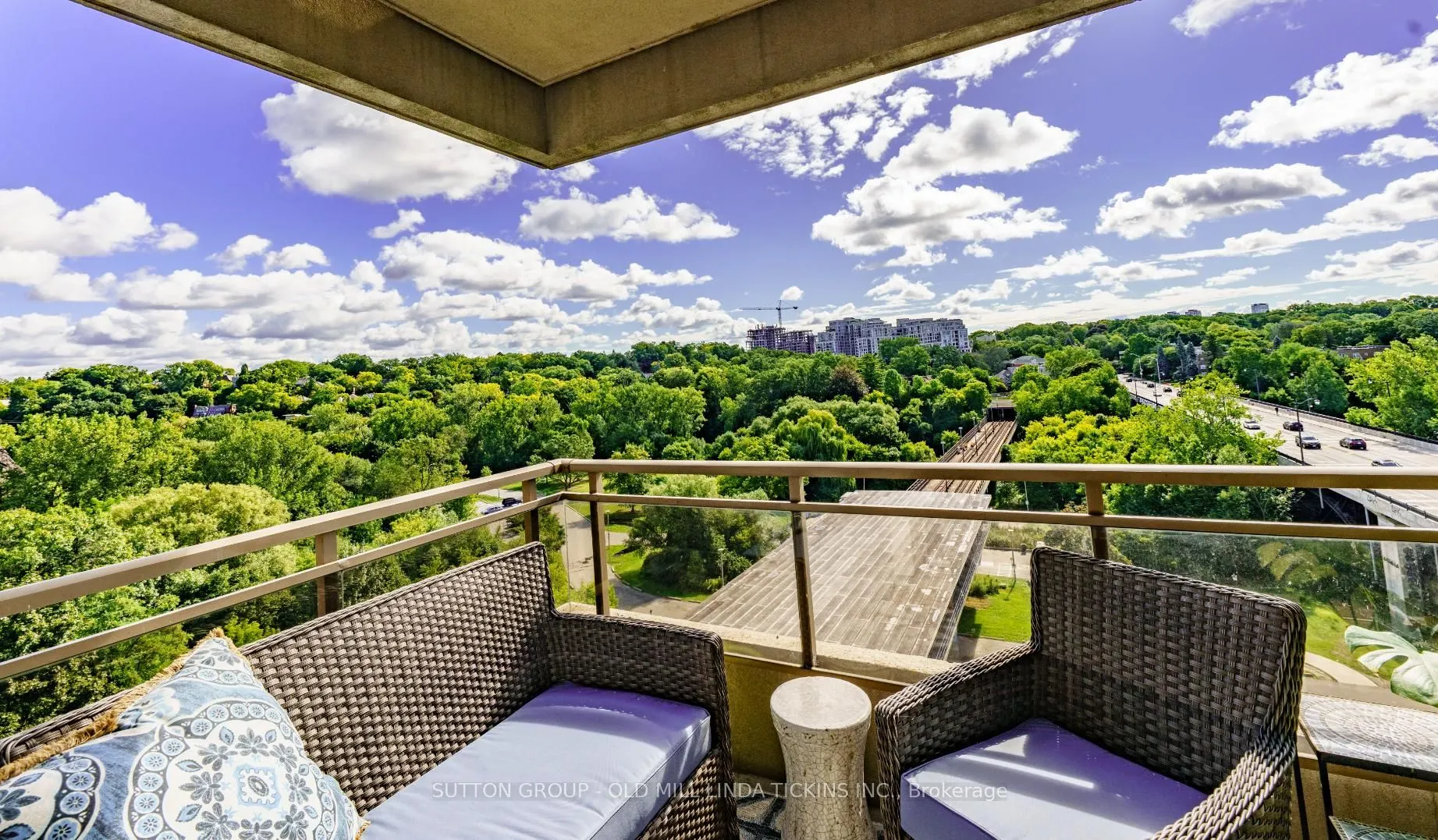 2662 Bloor Street W, #611
