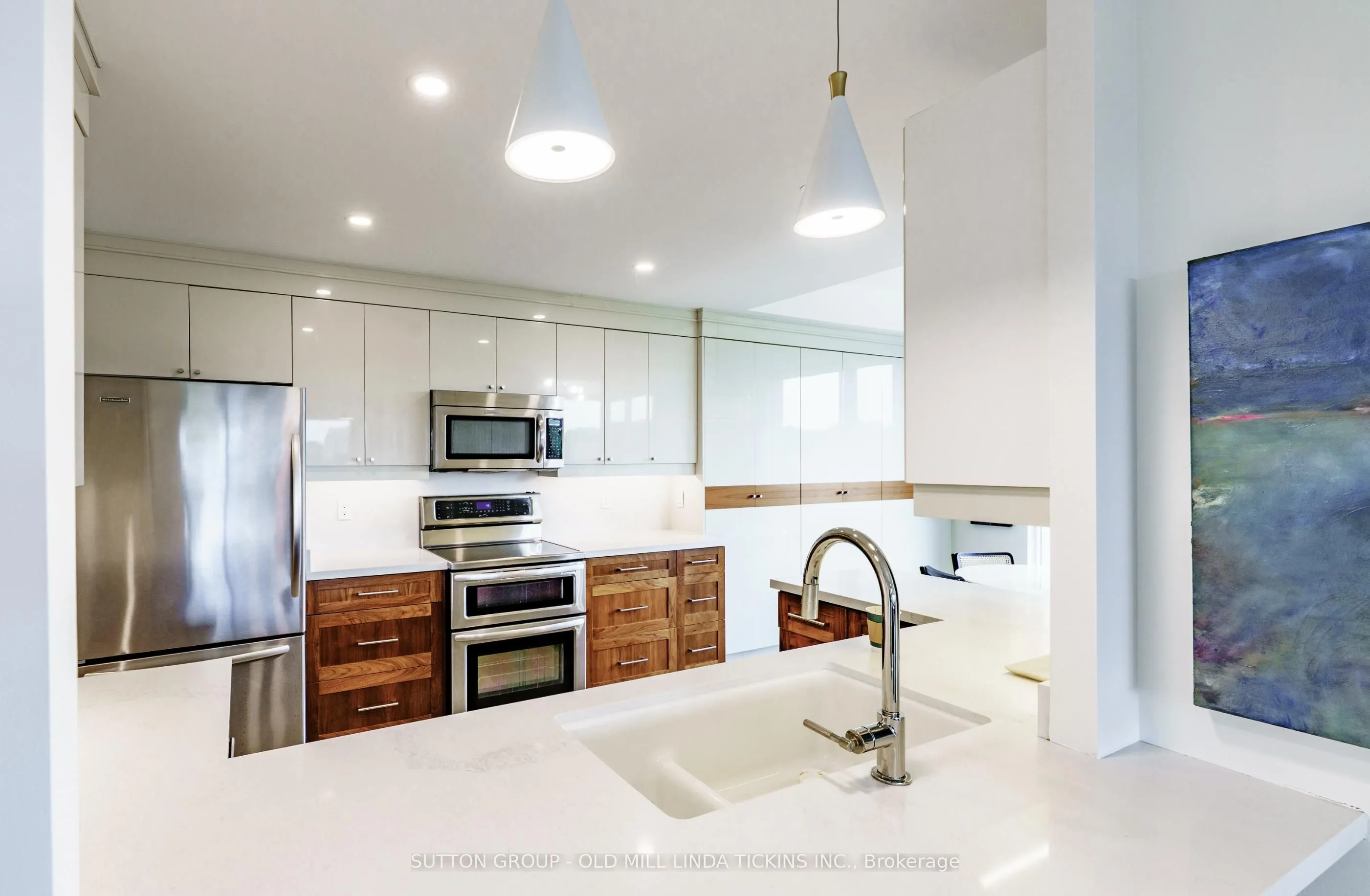 2662 Bloor Street W, #611