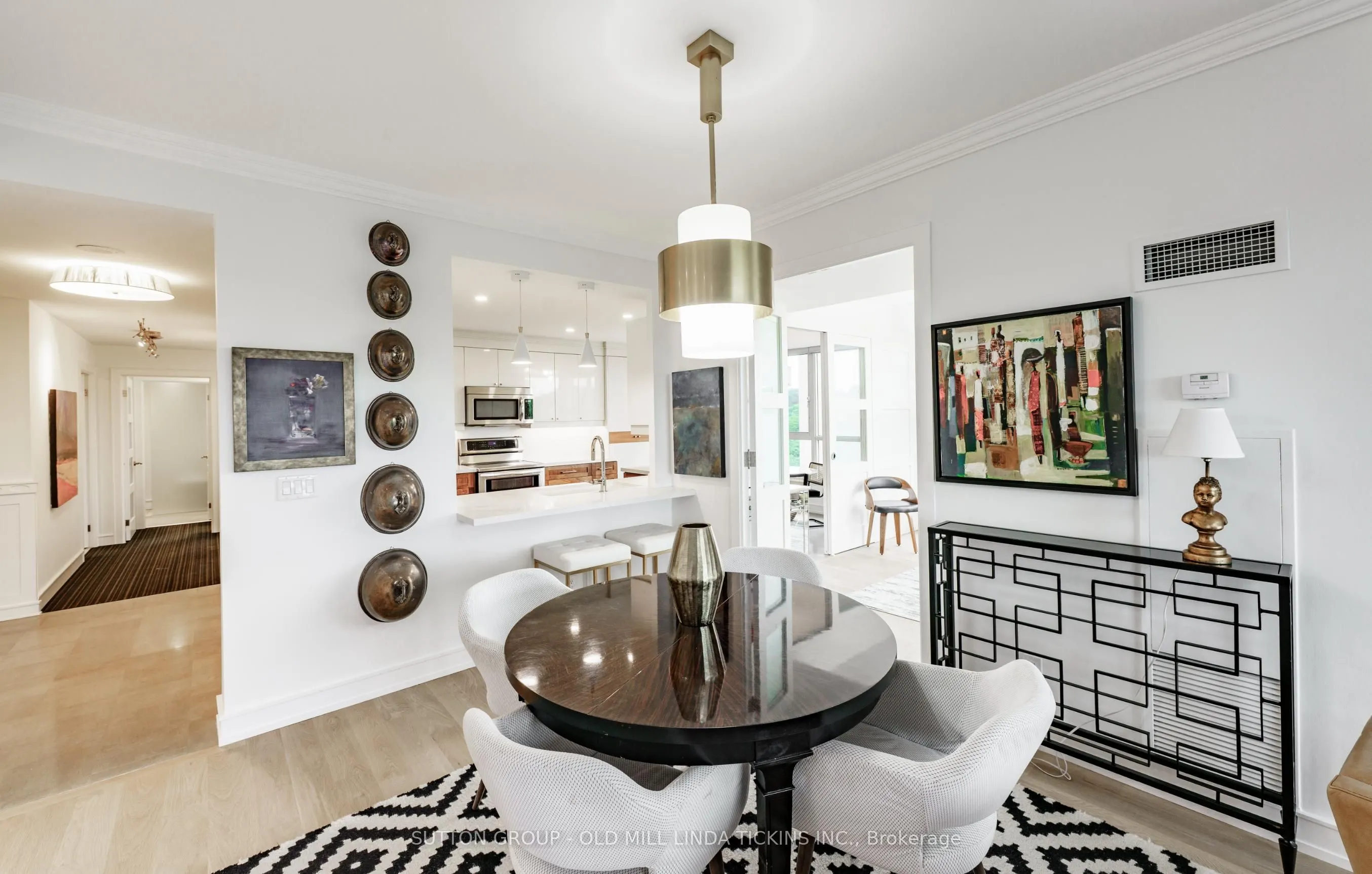 2662 Bloor Street W, #611
