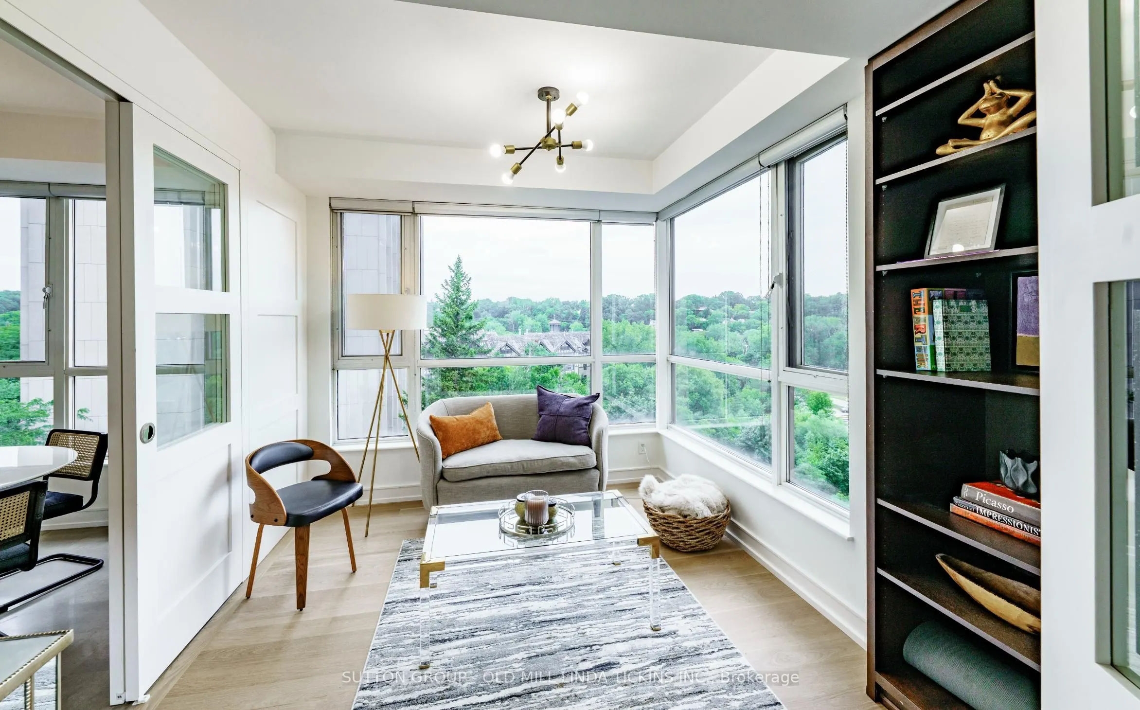 2662 Bloor Street W, #611