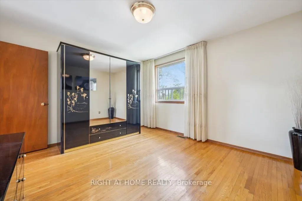 133 Prince Charles Drive