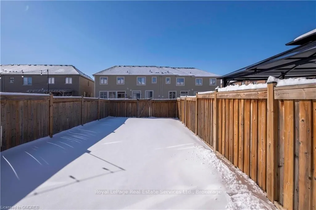 106 HANSON Crescent