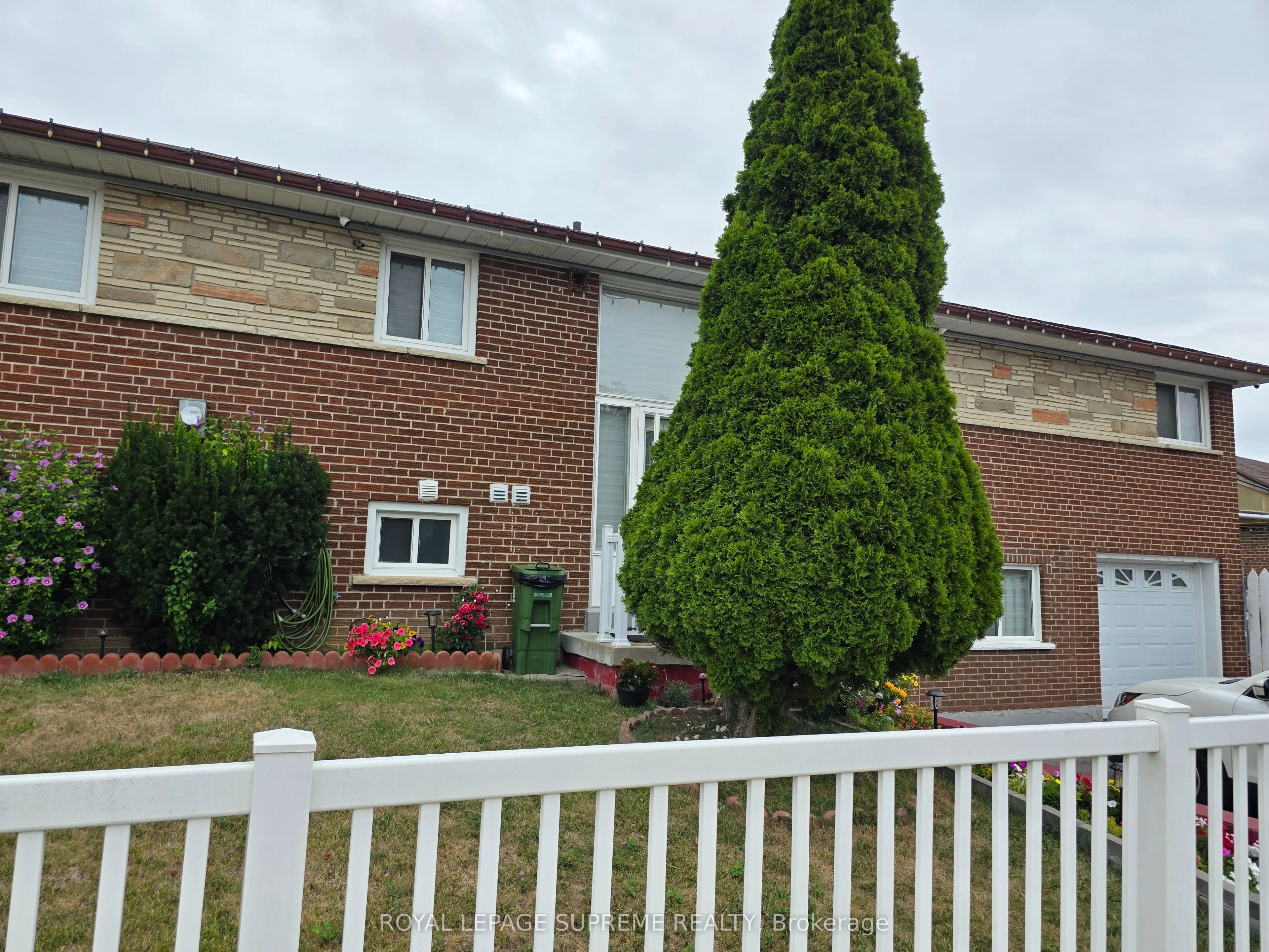 98 Futura Drive, #Lower