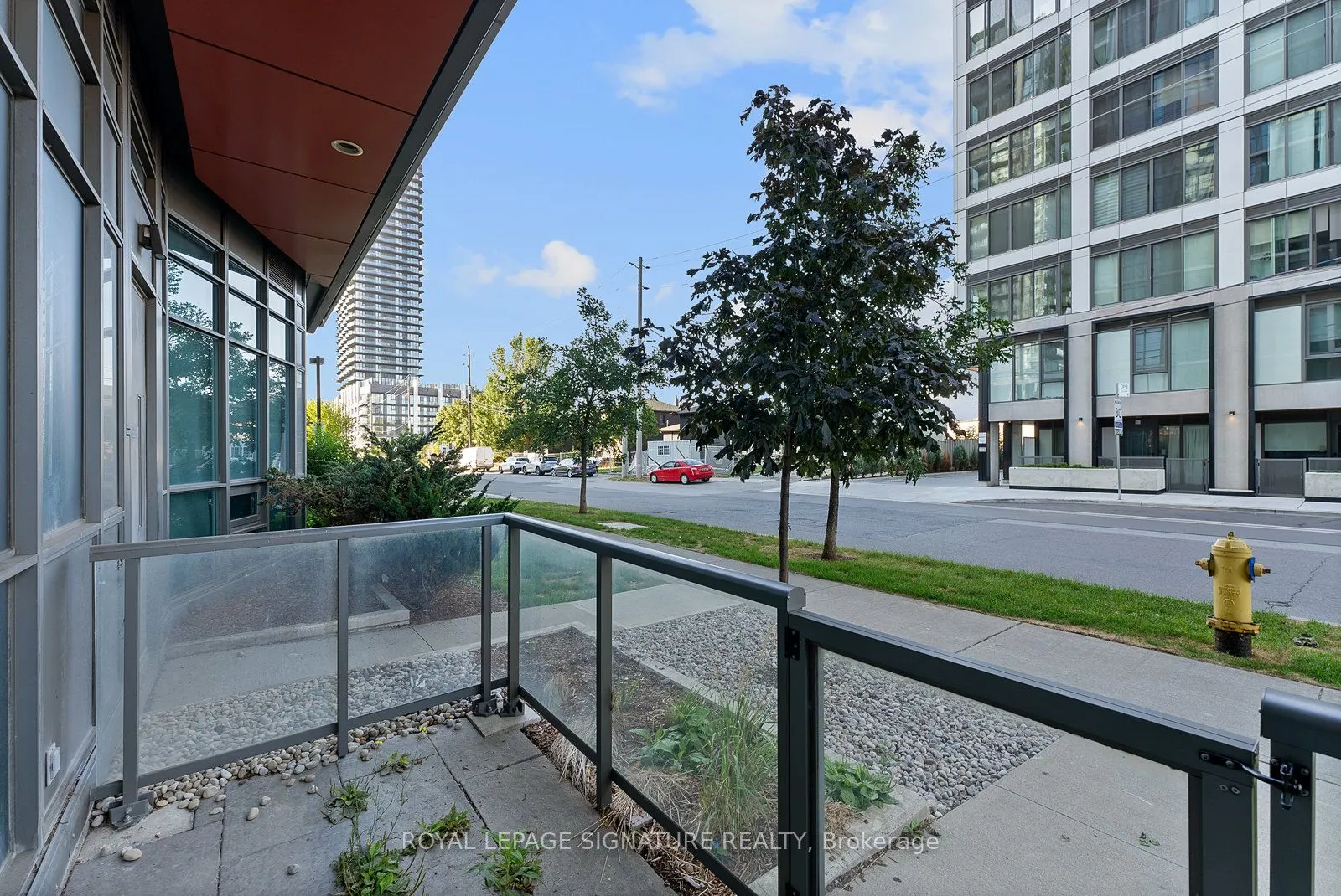 1185 The Queensway Avenue, #104