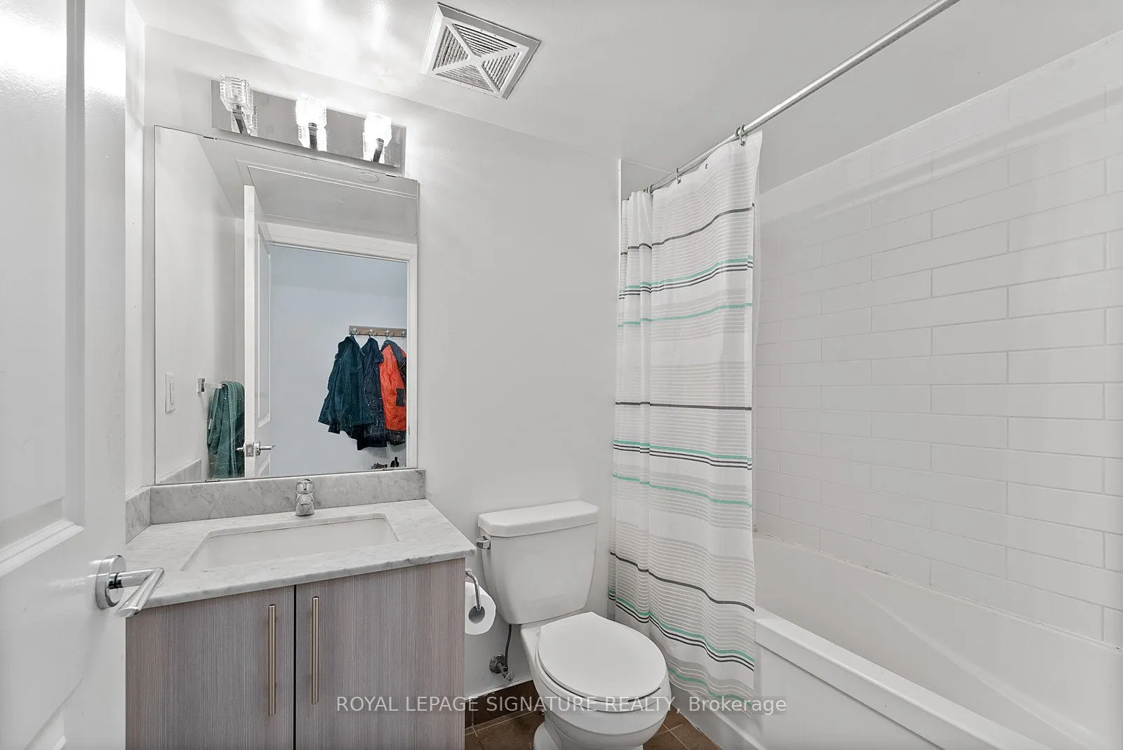 1185 The Queensway Avenue, #104
