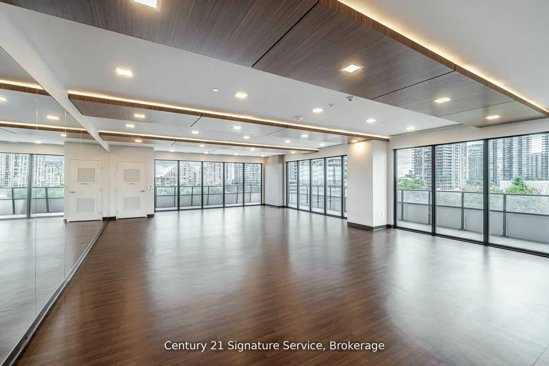 20 Shore Breeze Drive, #312