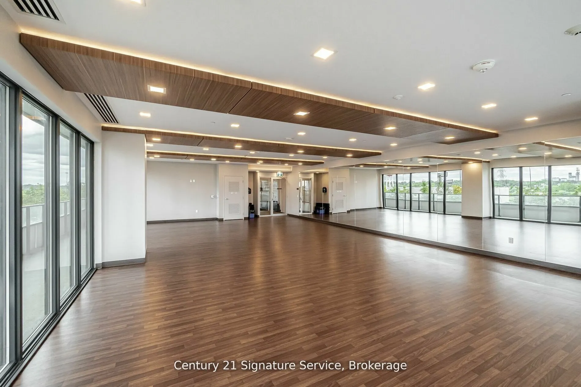 20 Shore Breeze Drive, #312