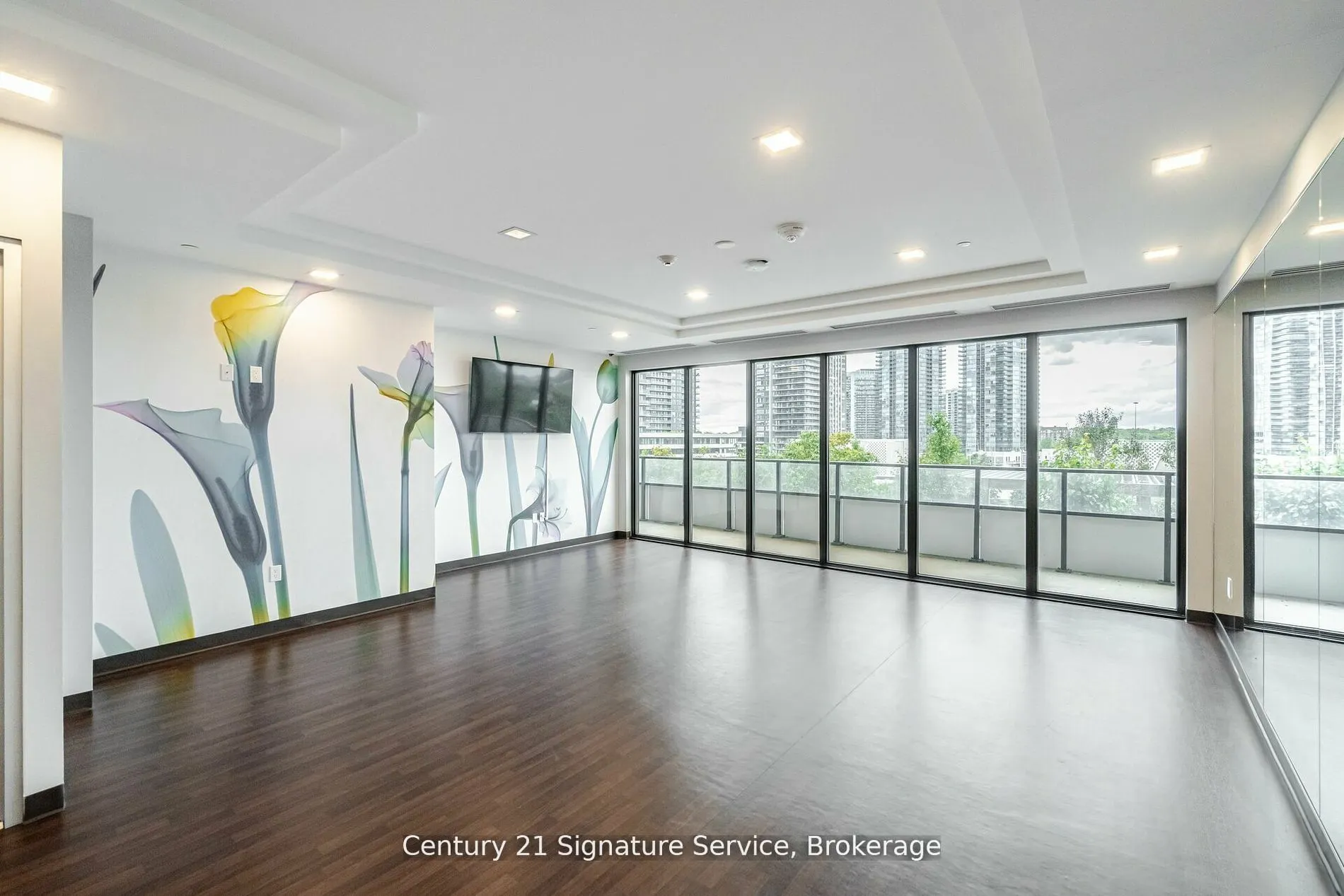 20 Shore Breeze Drive, #312