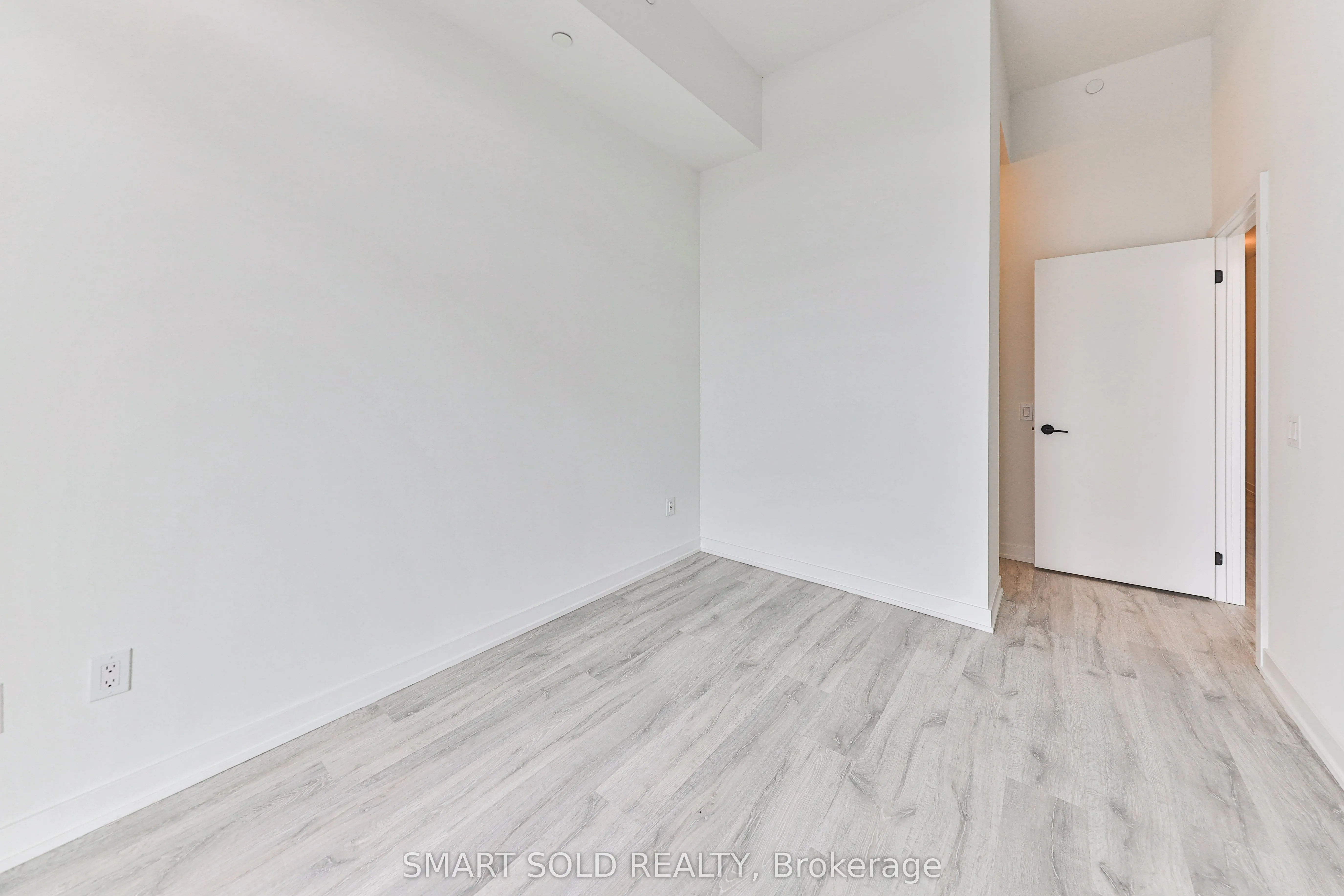 220 Missinnihe Way, #114