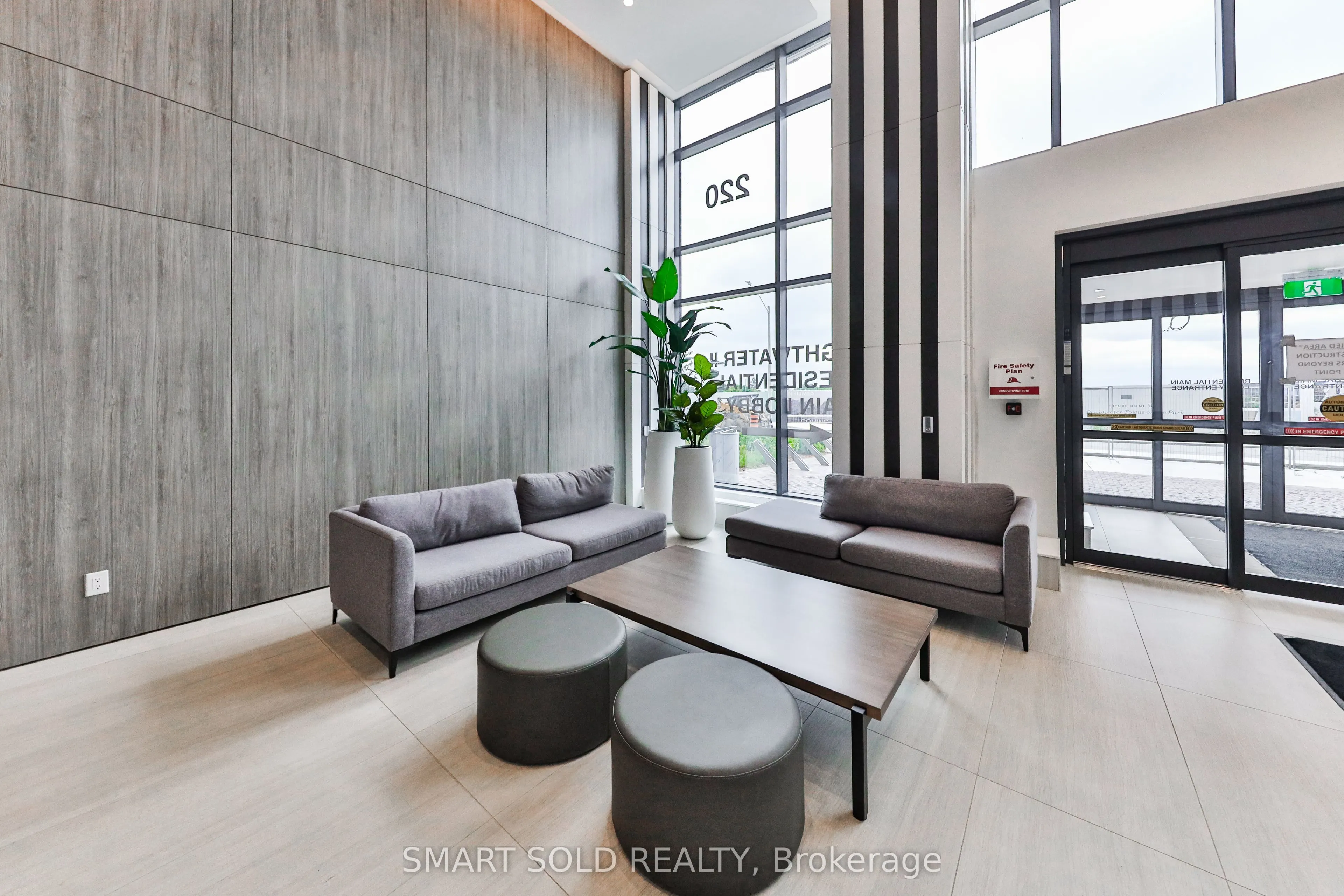 220 Missinnihe Way, #114