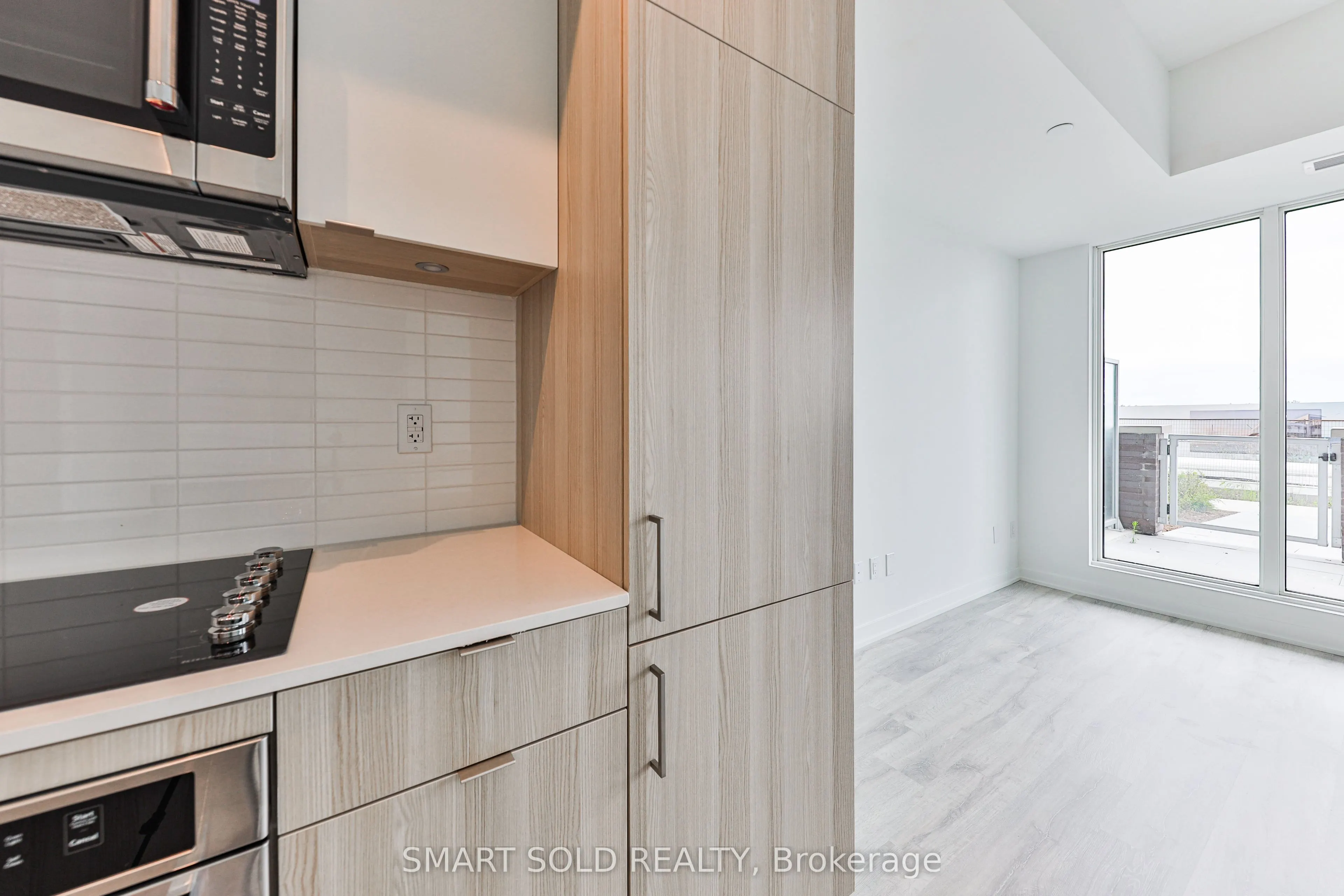 220 Missinnihe Way, #114