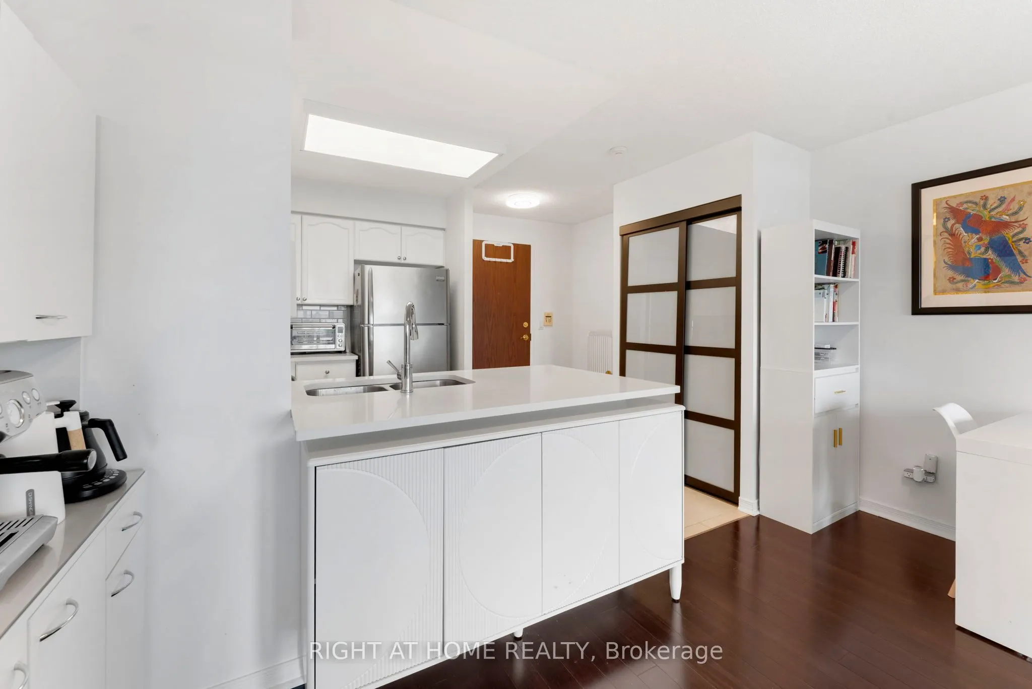 2545 Erin Centre Boulevard #1611