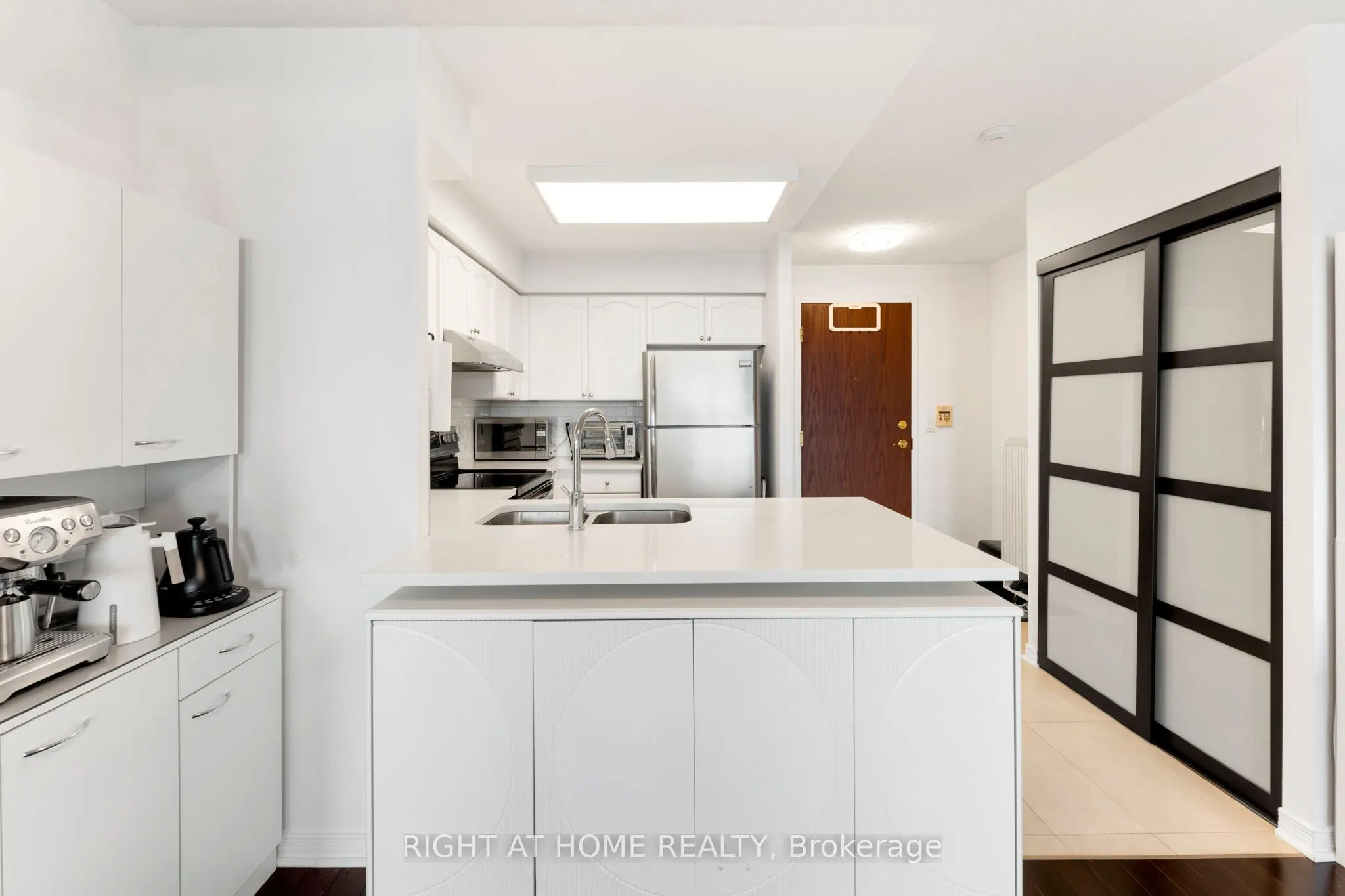 2545 Erin Centre Boulevard #1611