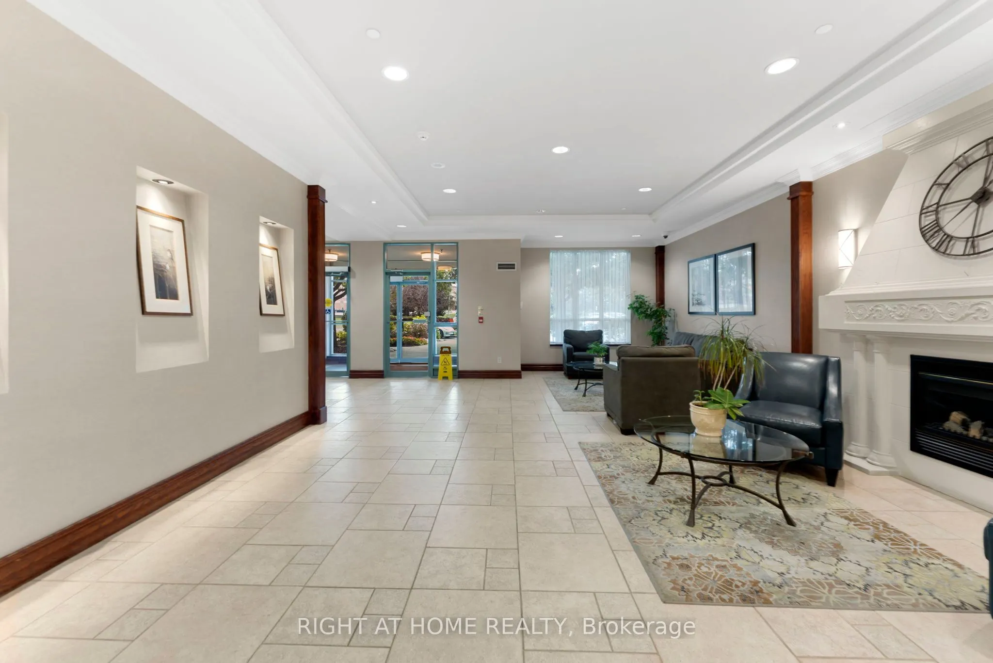 2545 Erin Centre Boulevard #1611