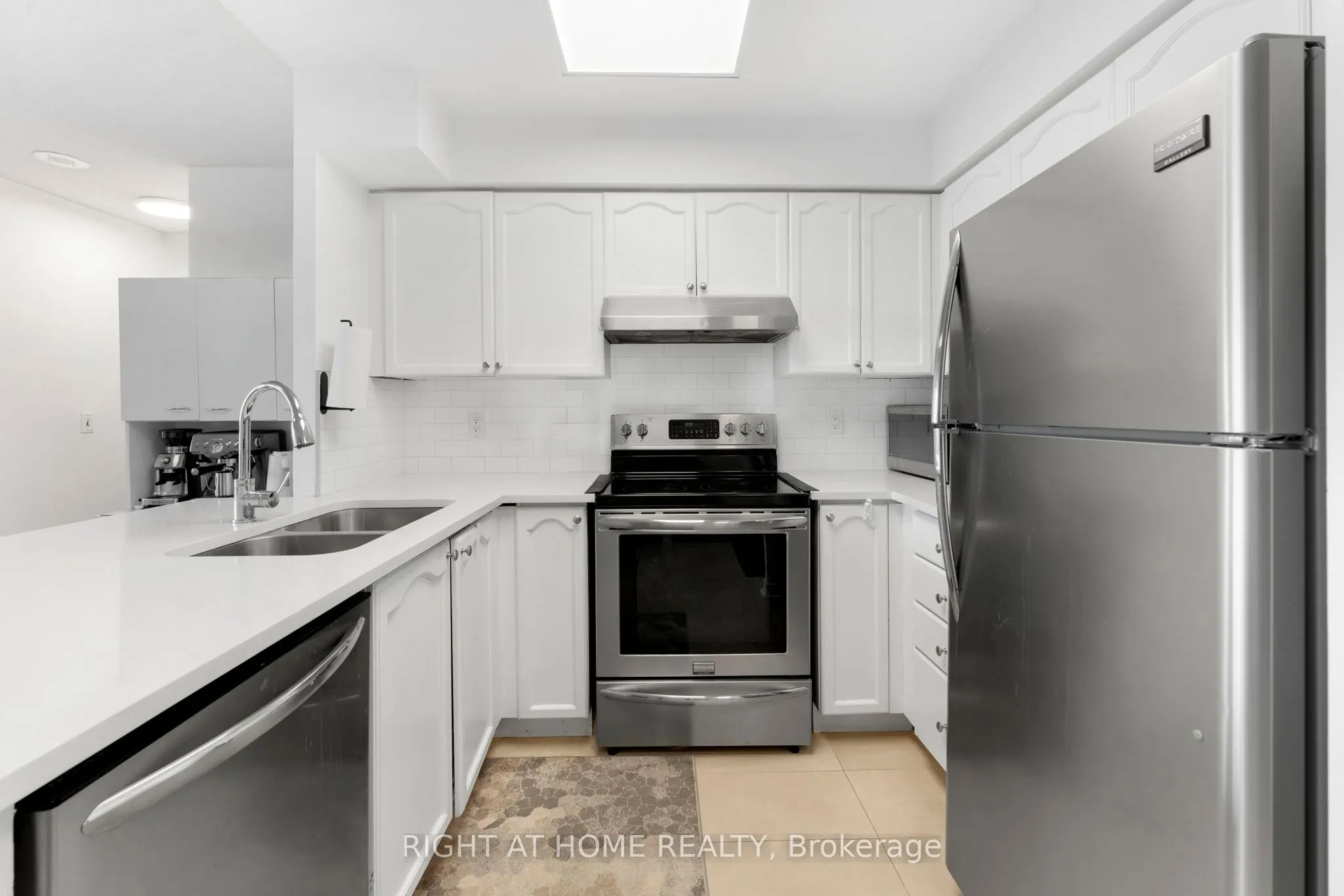2545 Erin Centre Boulevard #1611