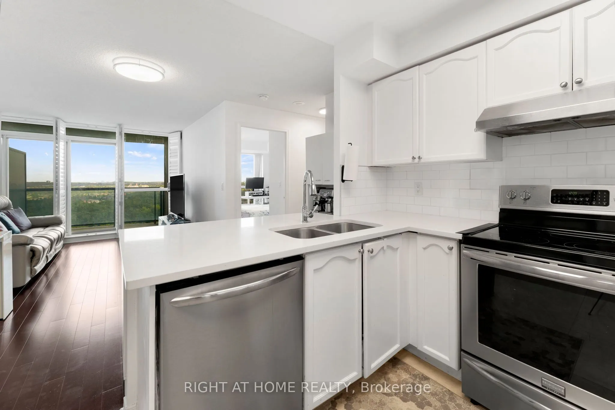 2545 Erin Centre Boulevard #1611
