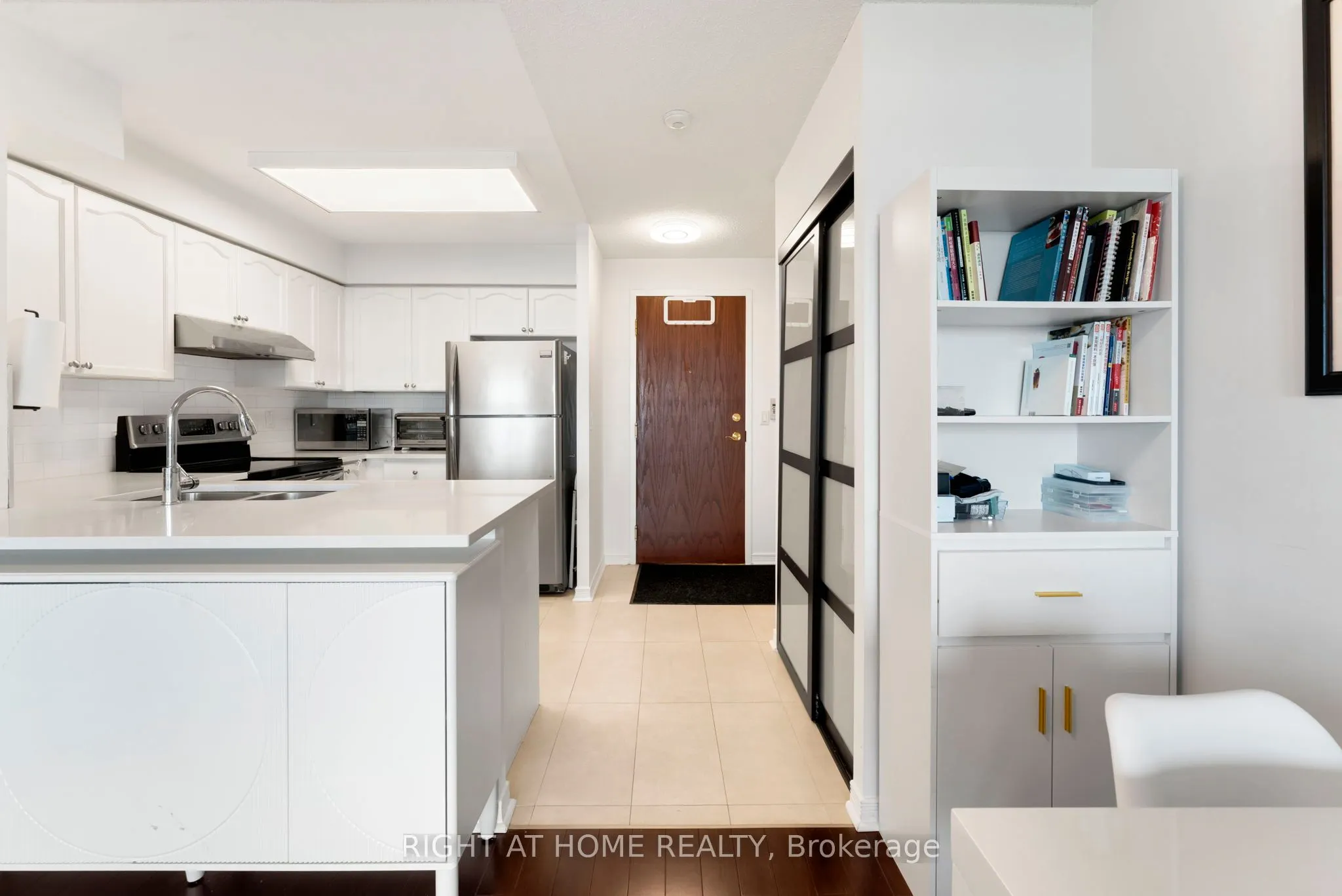 2545 Erin Centre Boulevard #1611