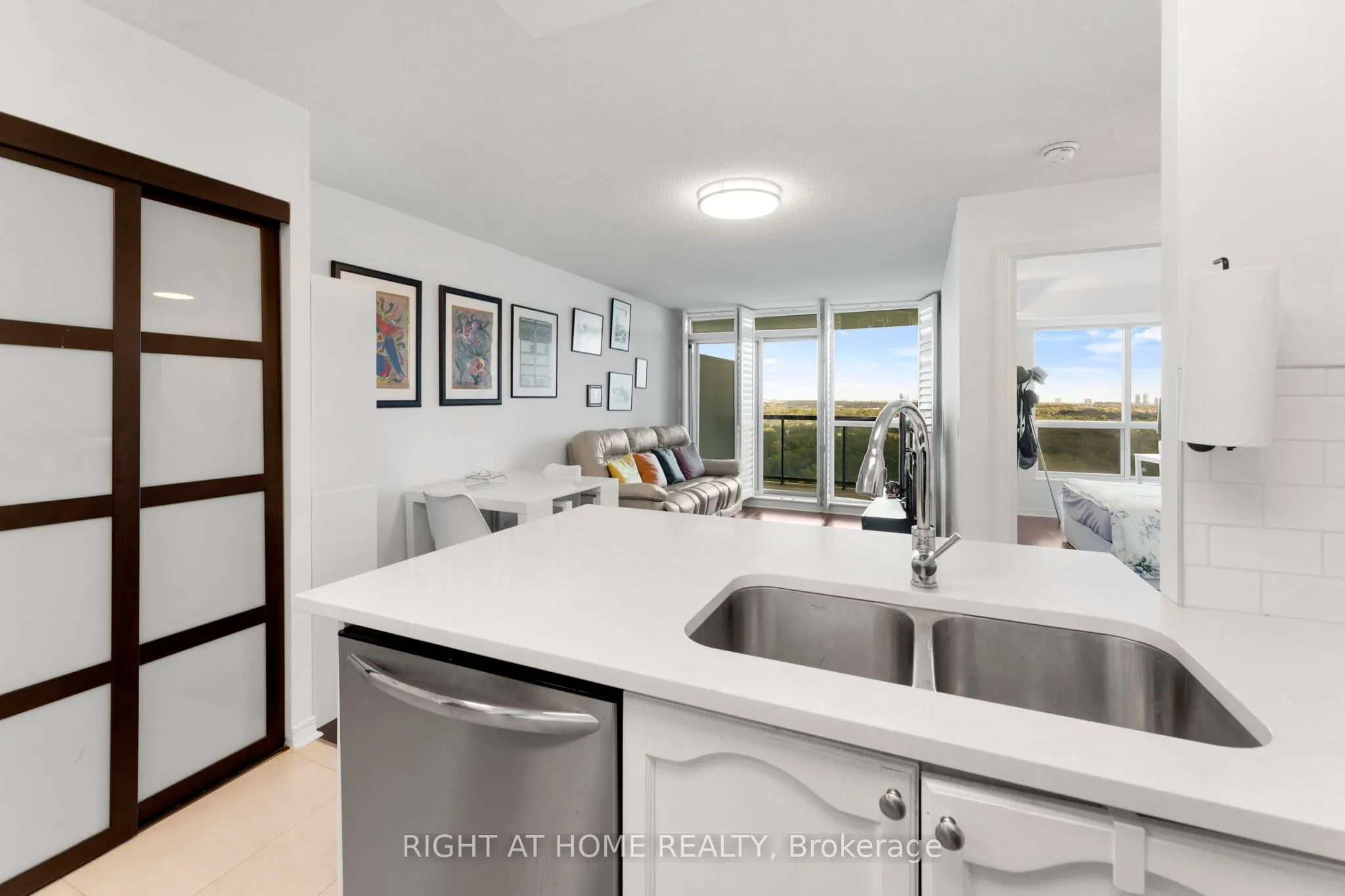 2545 Erin Centre Boulevard, #1611