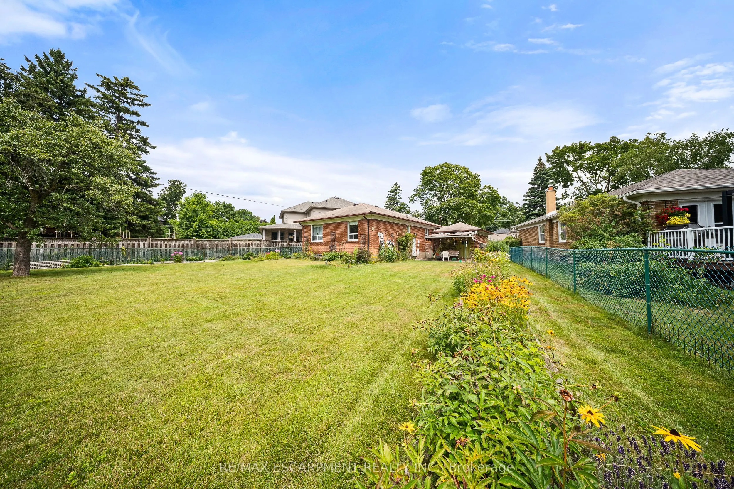 16 Northampton Drive