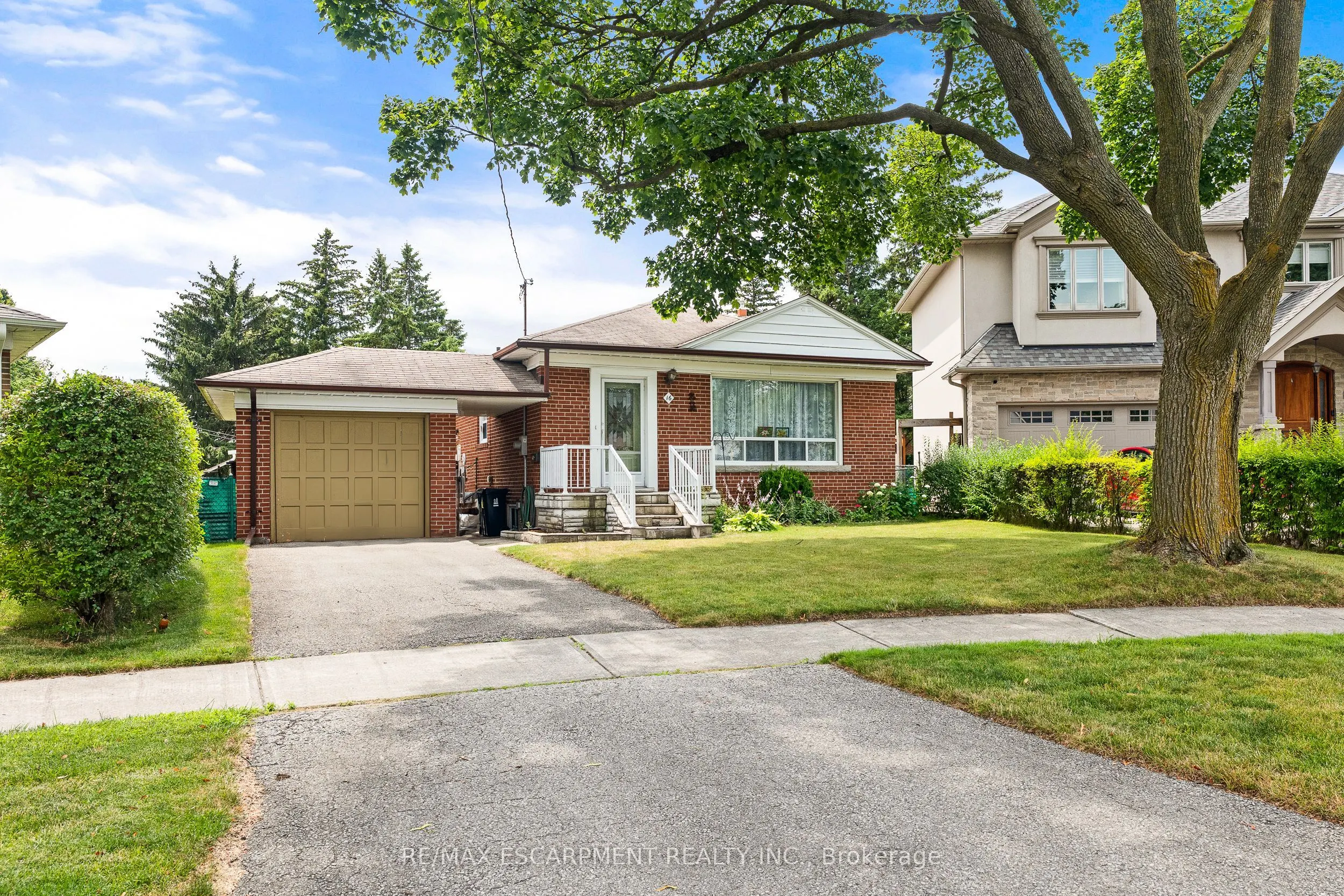 16 Northampton Drive