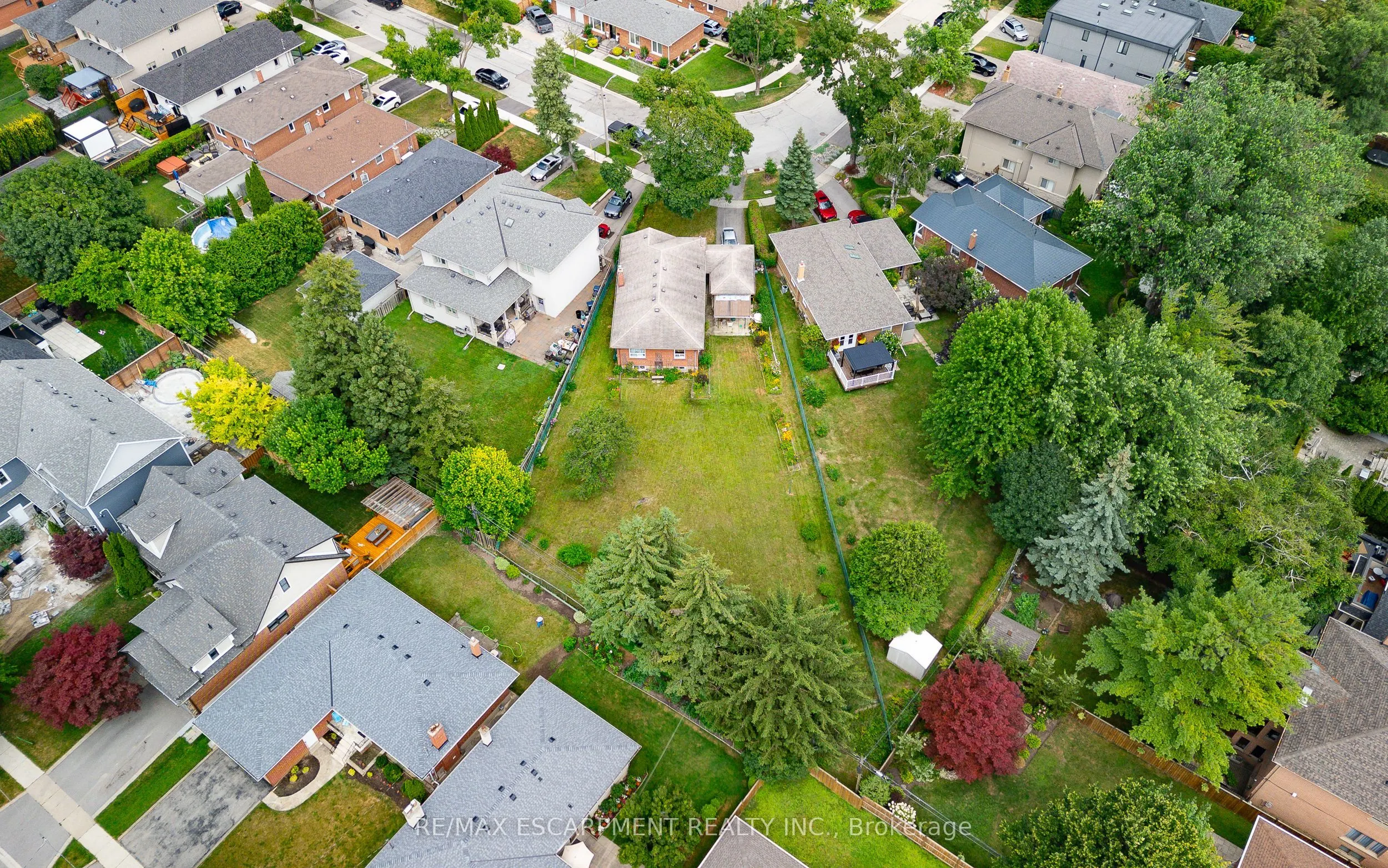 16 Northampton Drive