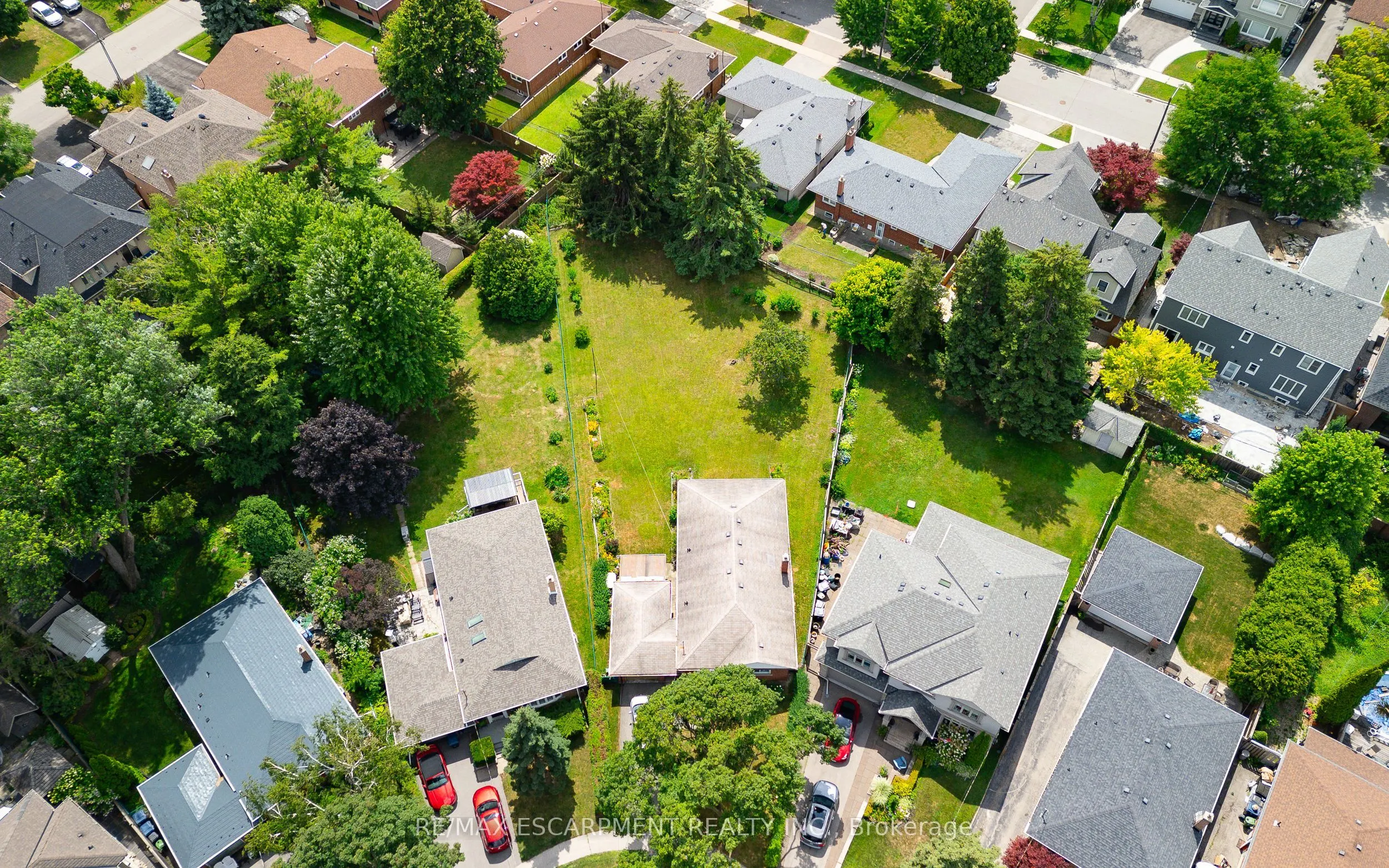 16 Northampton Drive