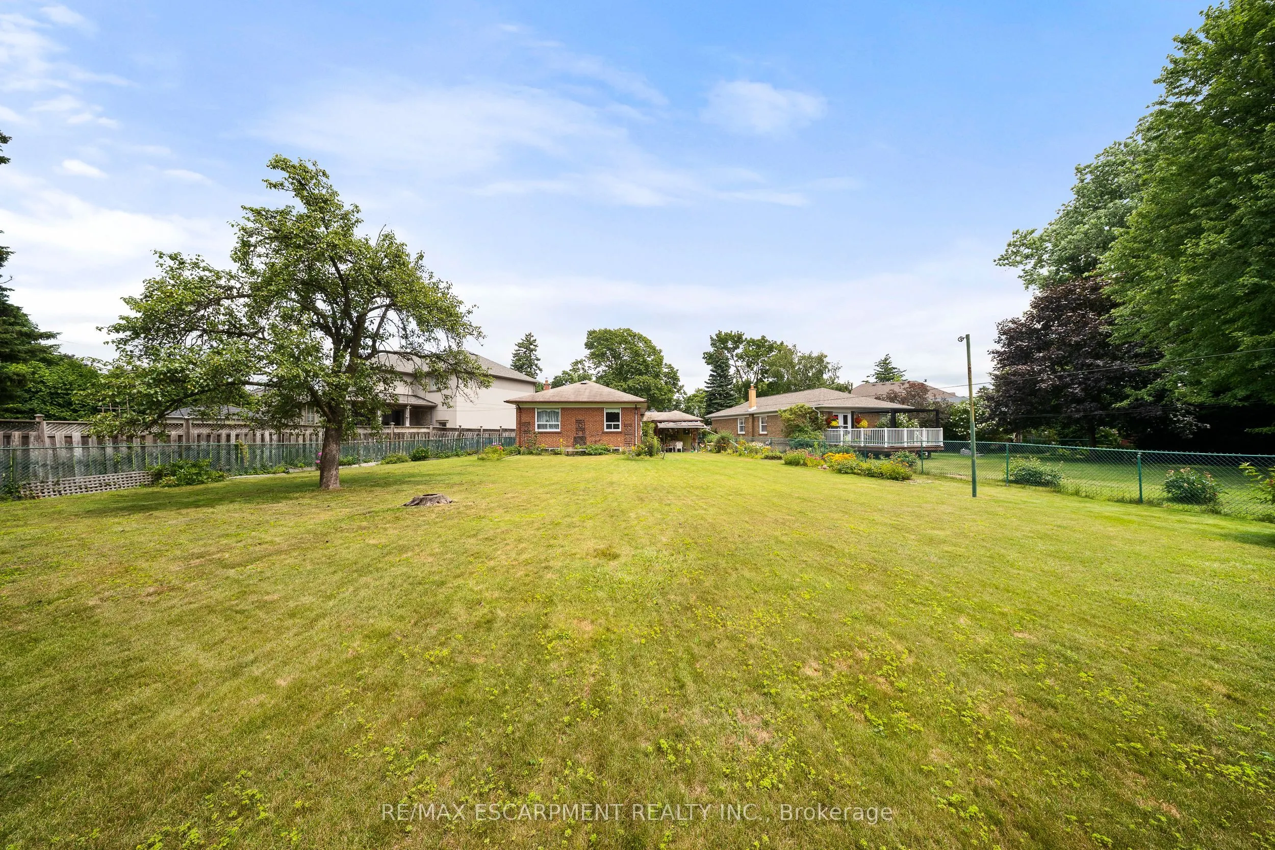 16 Northampton Drive