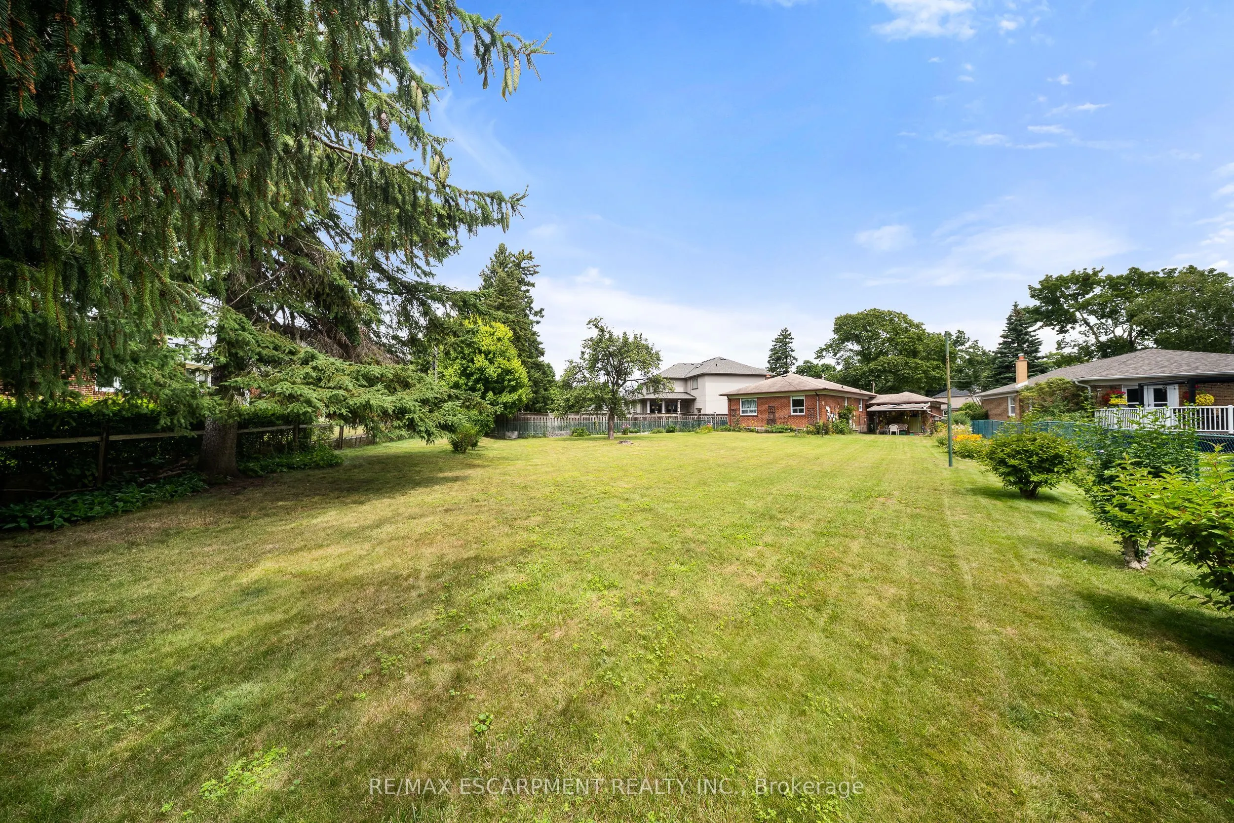 16 Northampton Drive