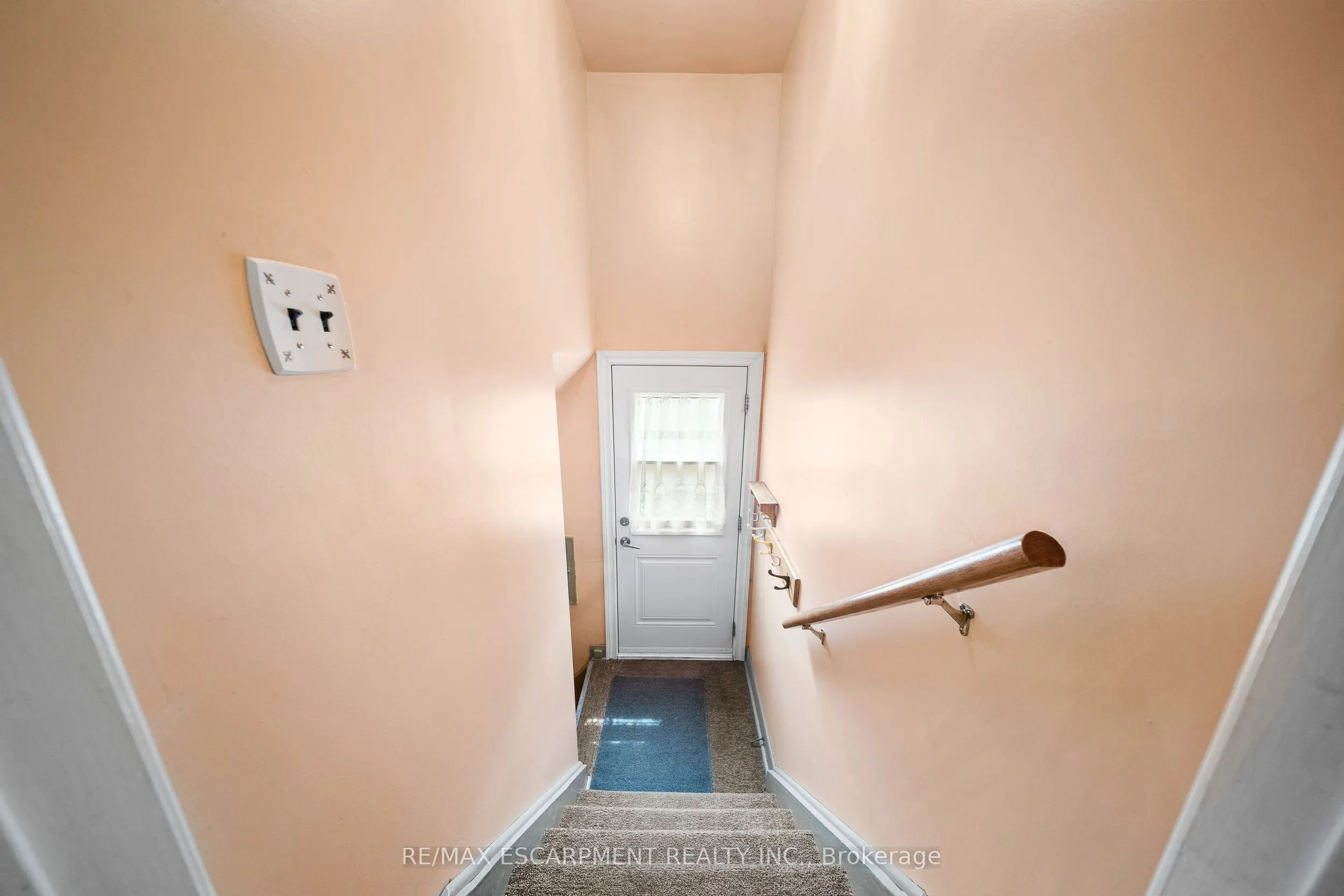 16 Northampton Drive