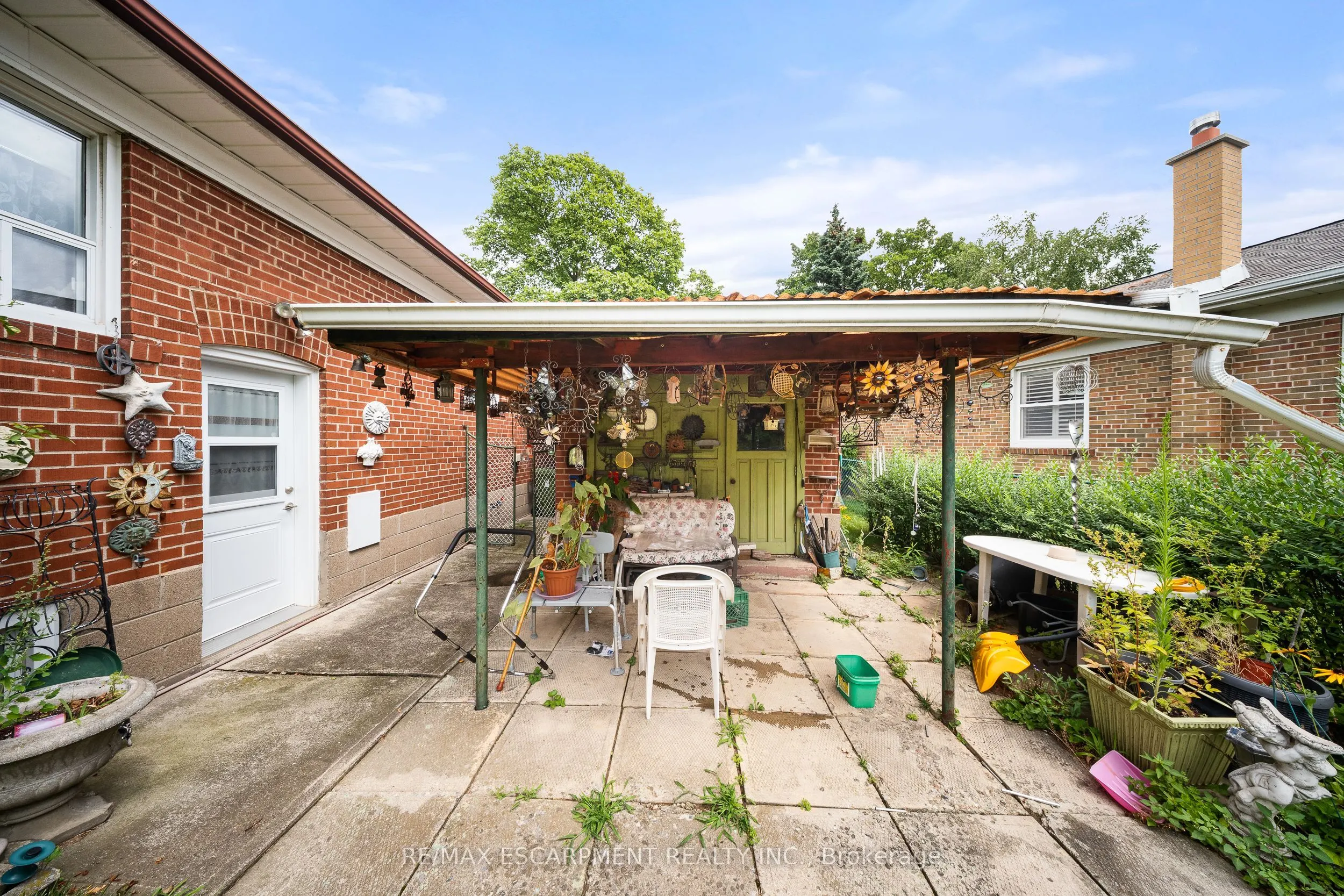 16 Northampton Drive