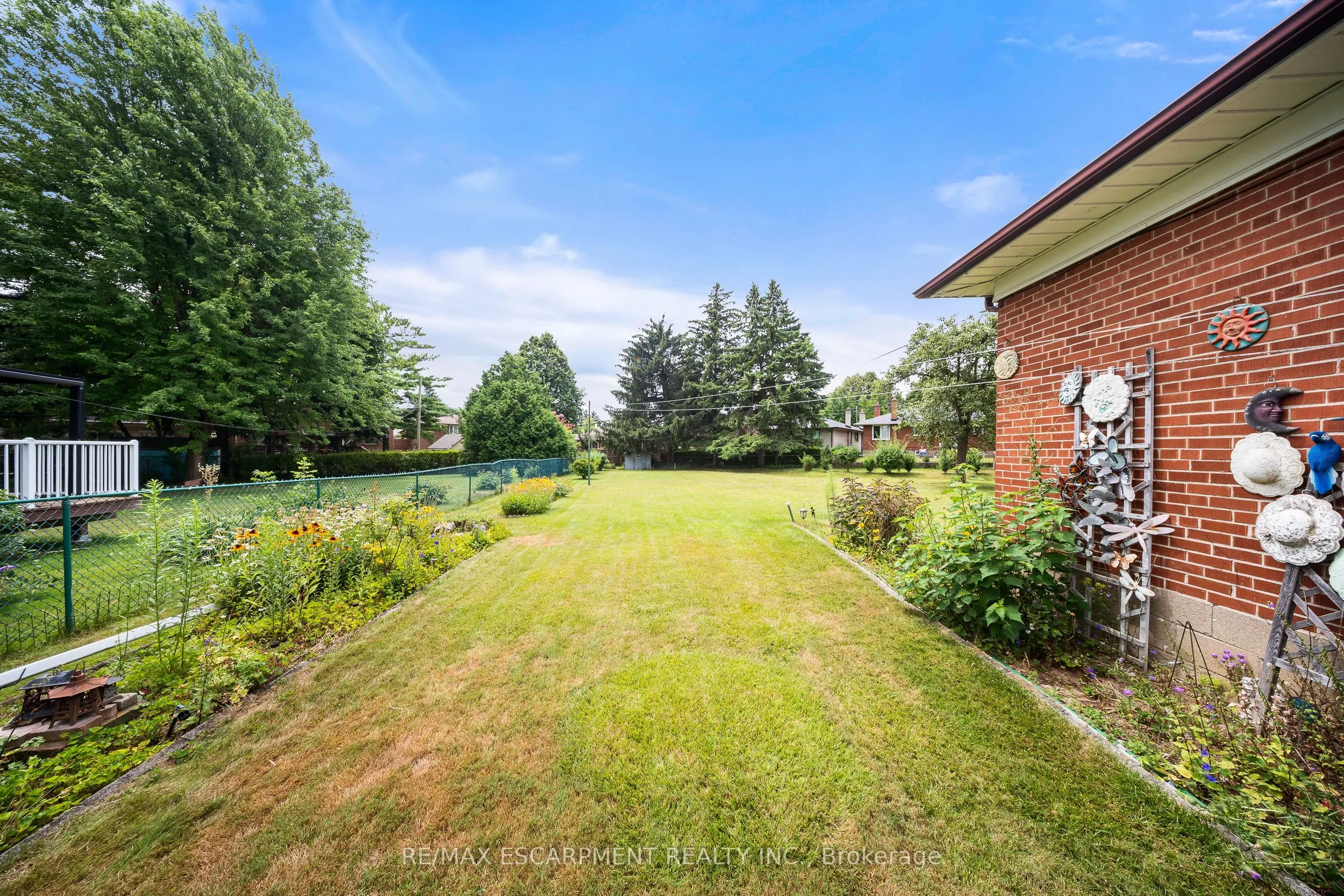 16 Northampton Drive