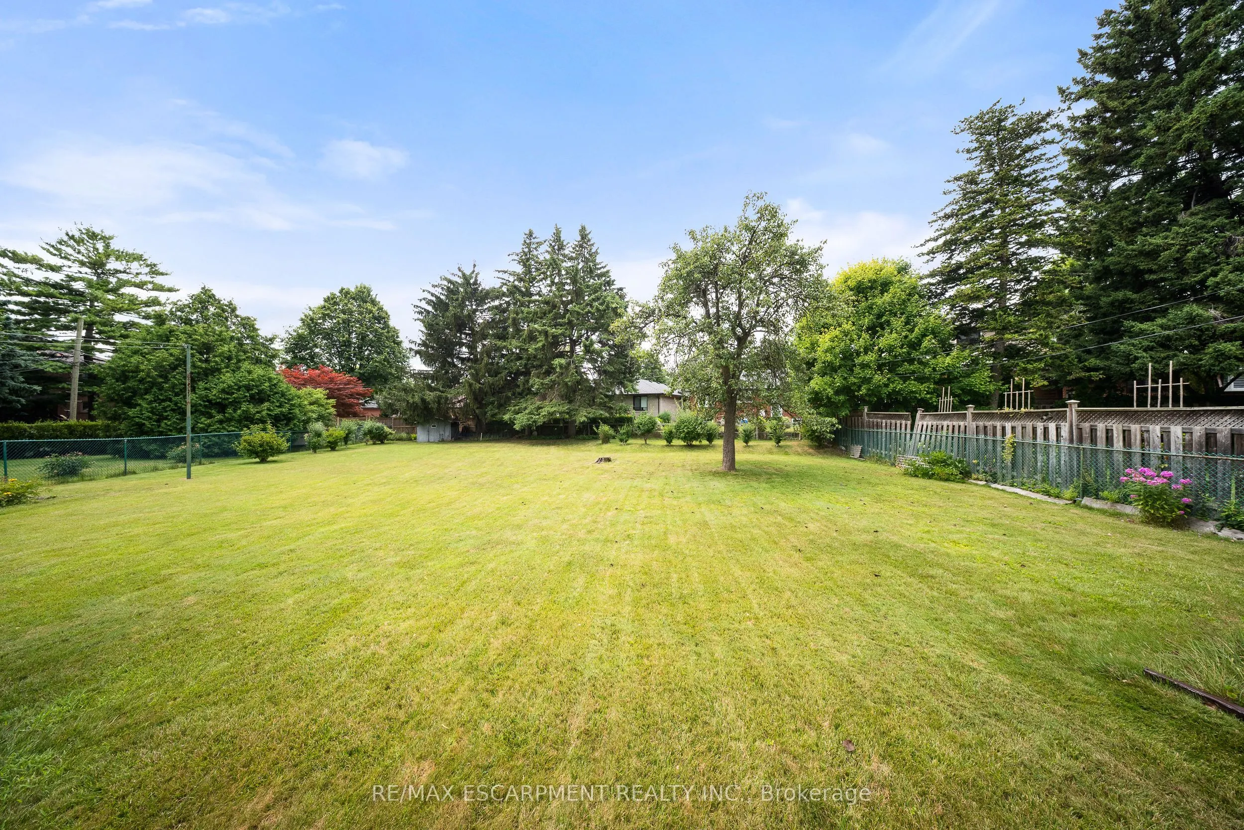 16 Northampton Drive