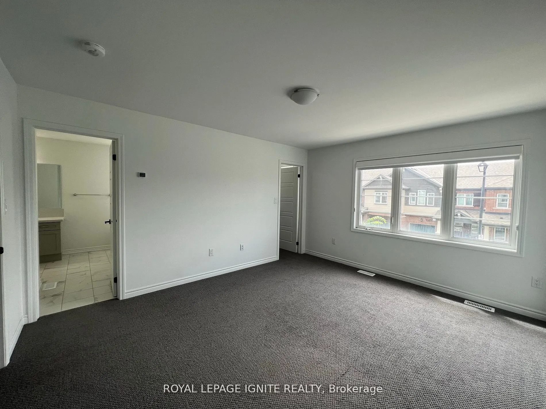 1253 Redbud Gardens