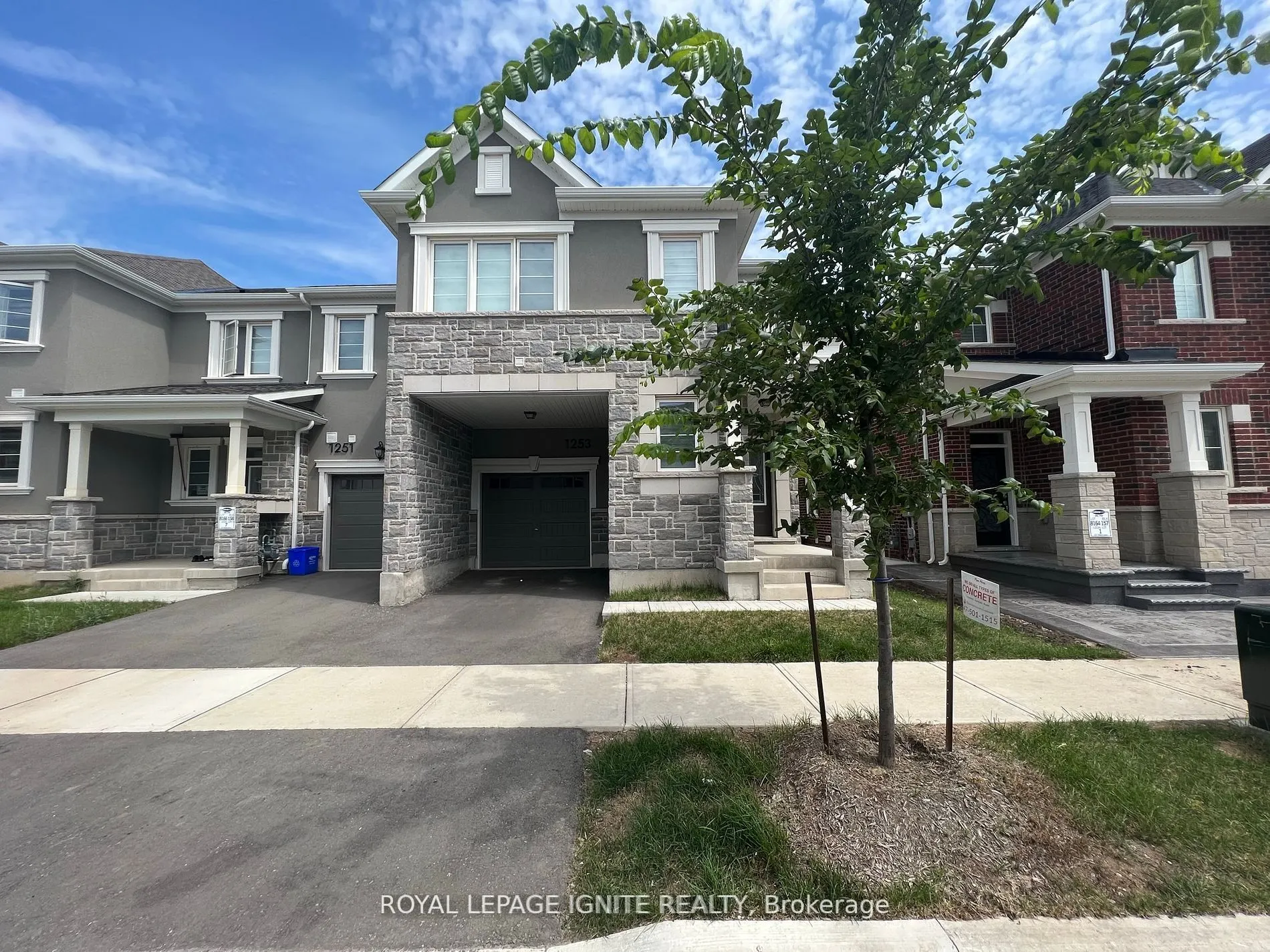 1253 Redbud Gardens