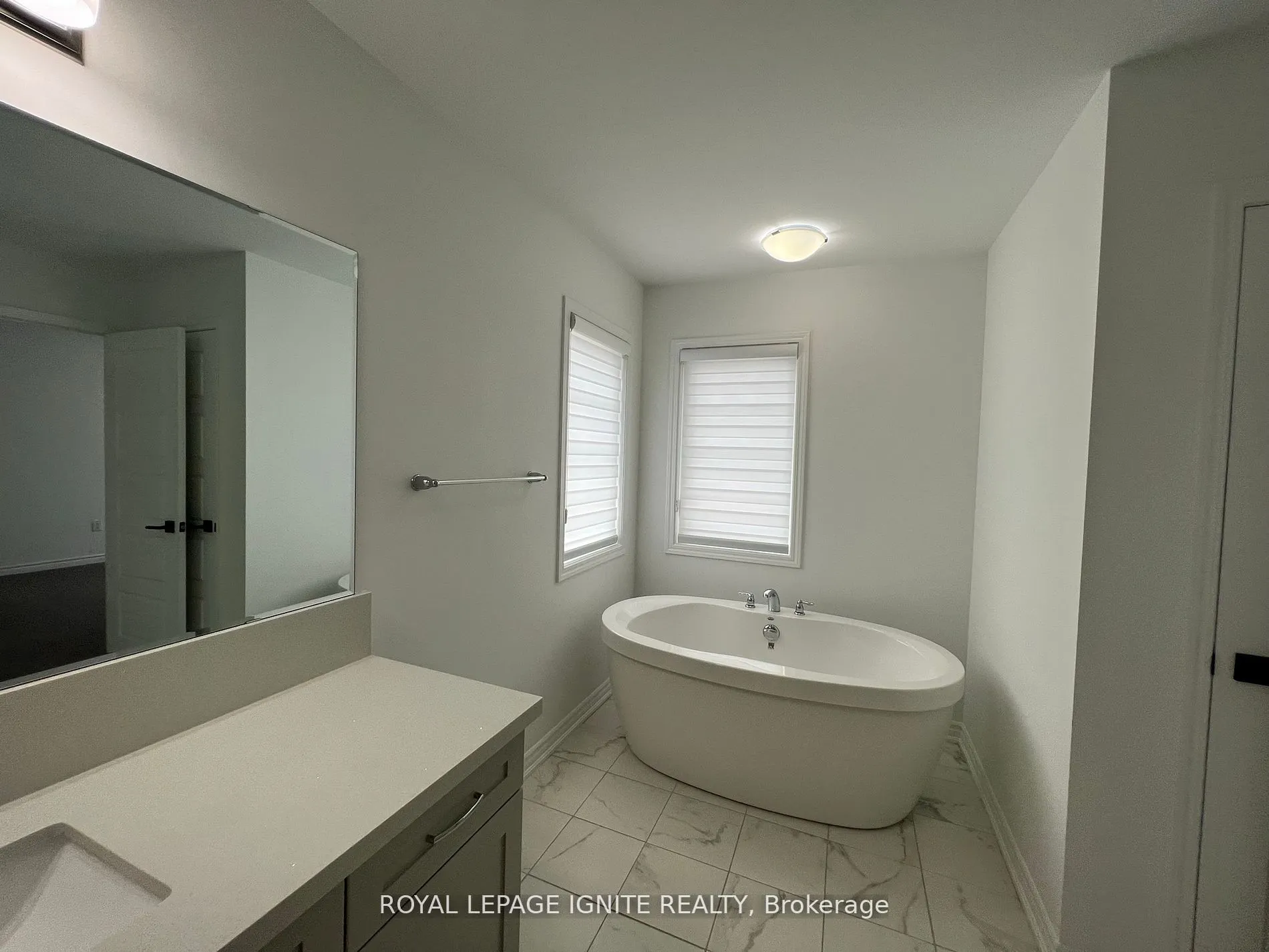 1253 Redbud Gardens