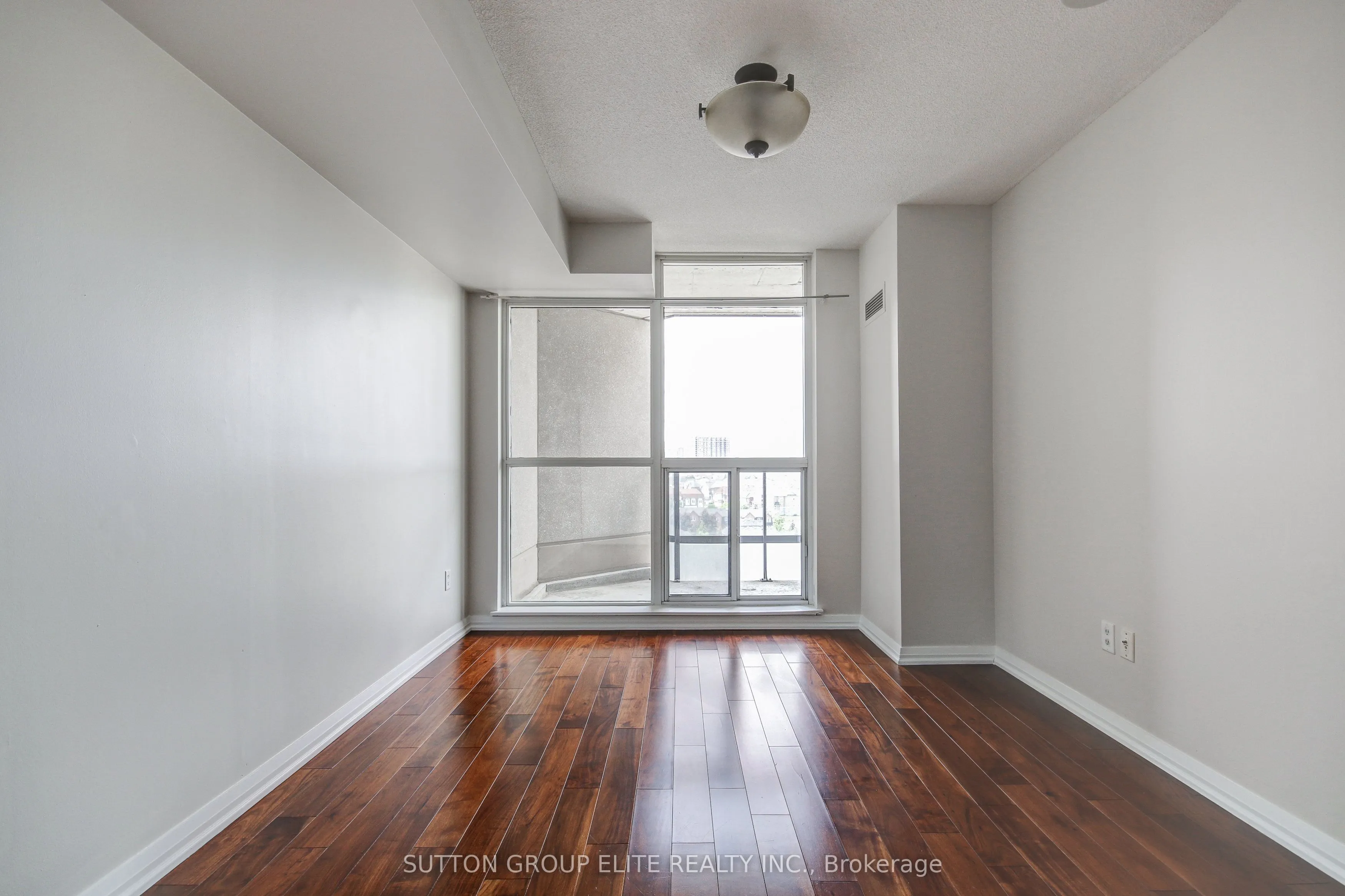 220 Forum Drive, #1106