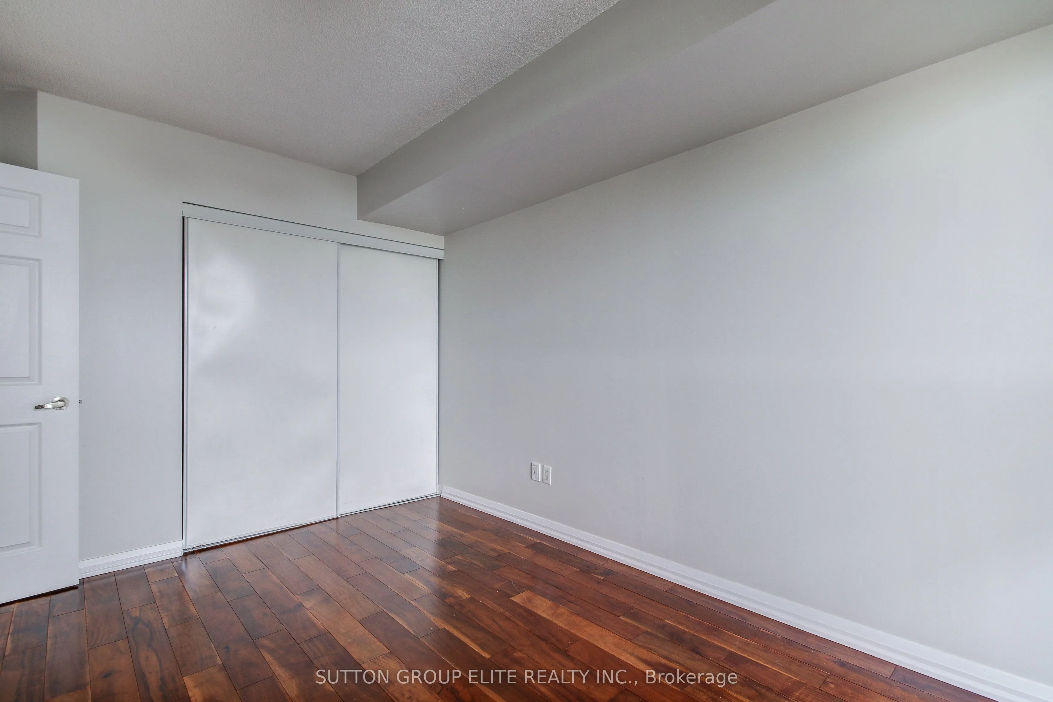 220 Forum Drive, #1106
