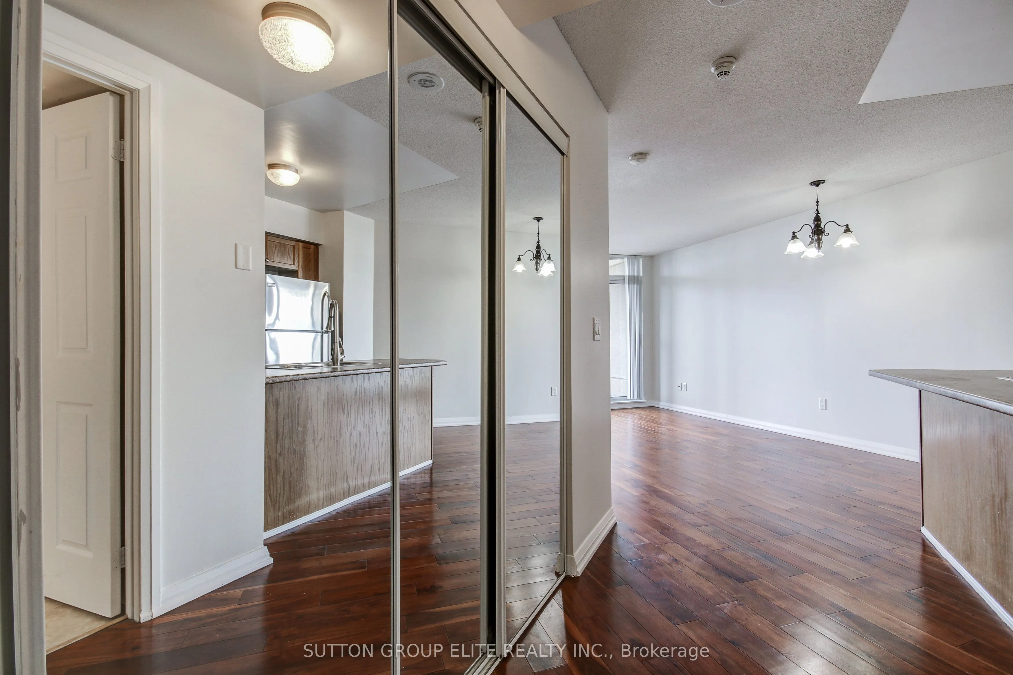 220 Forum Drive, #1106