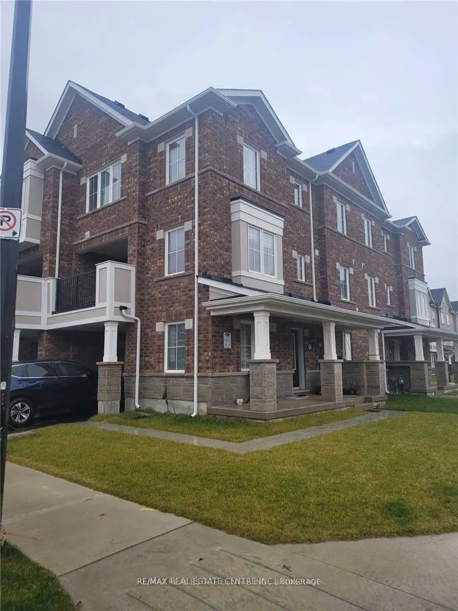872 Ash Gate N