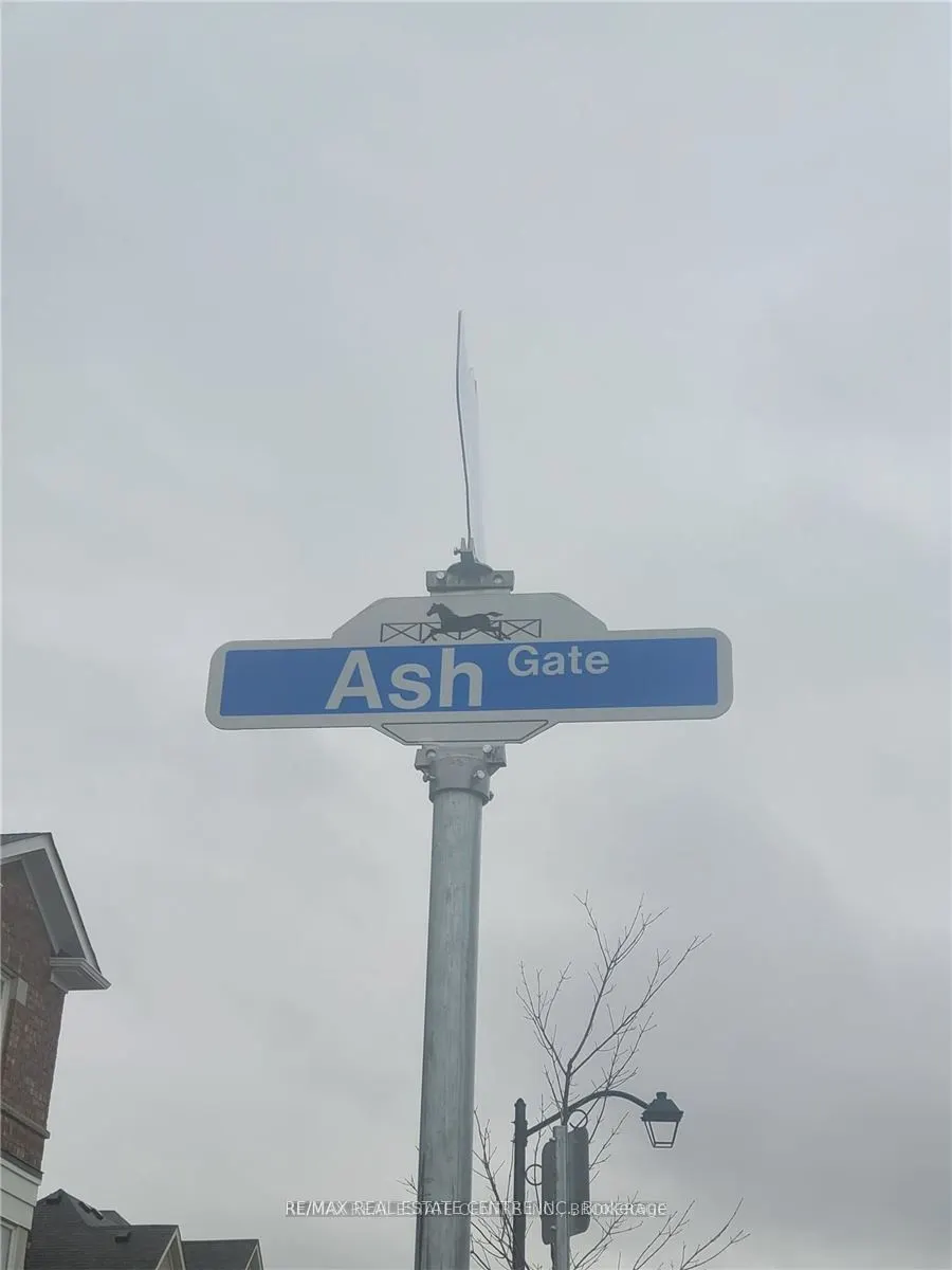 872 Ash Gate N