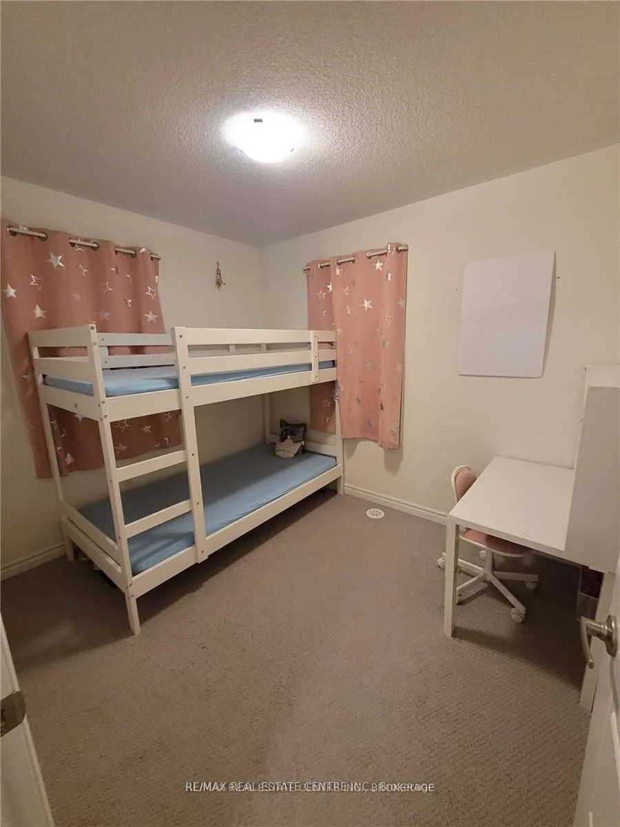 872 Ash Gate N