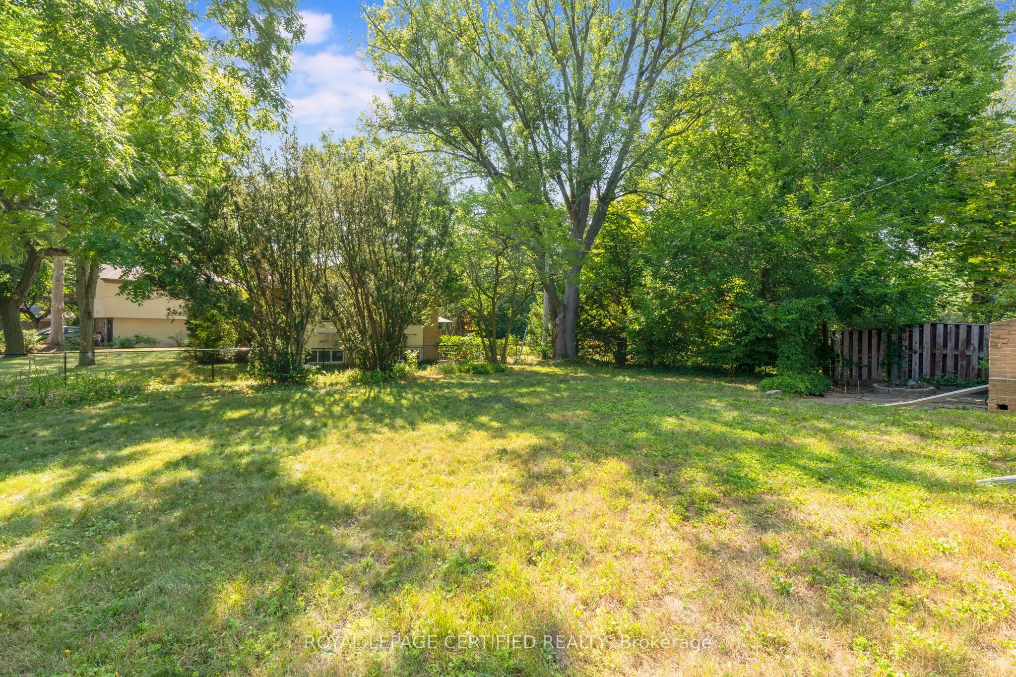 122 Selgrove Crescent