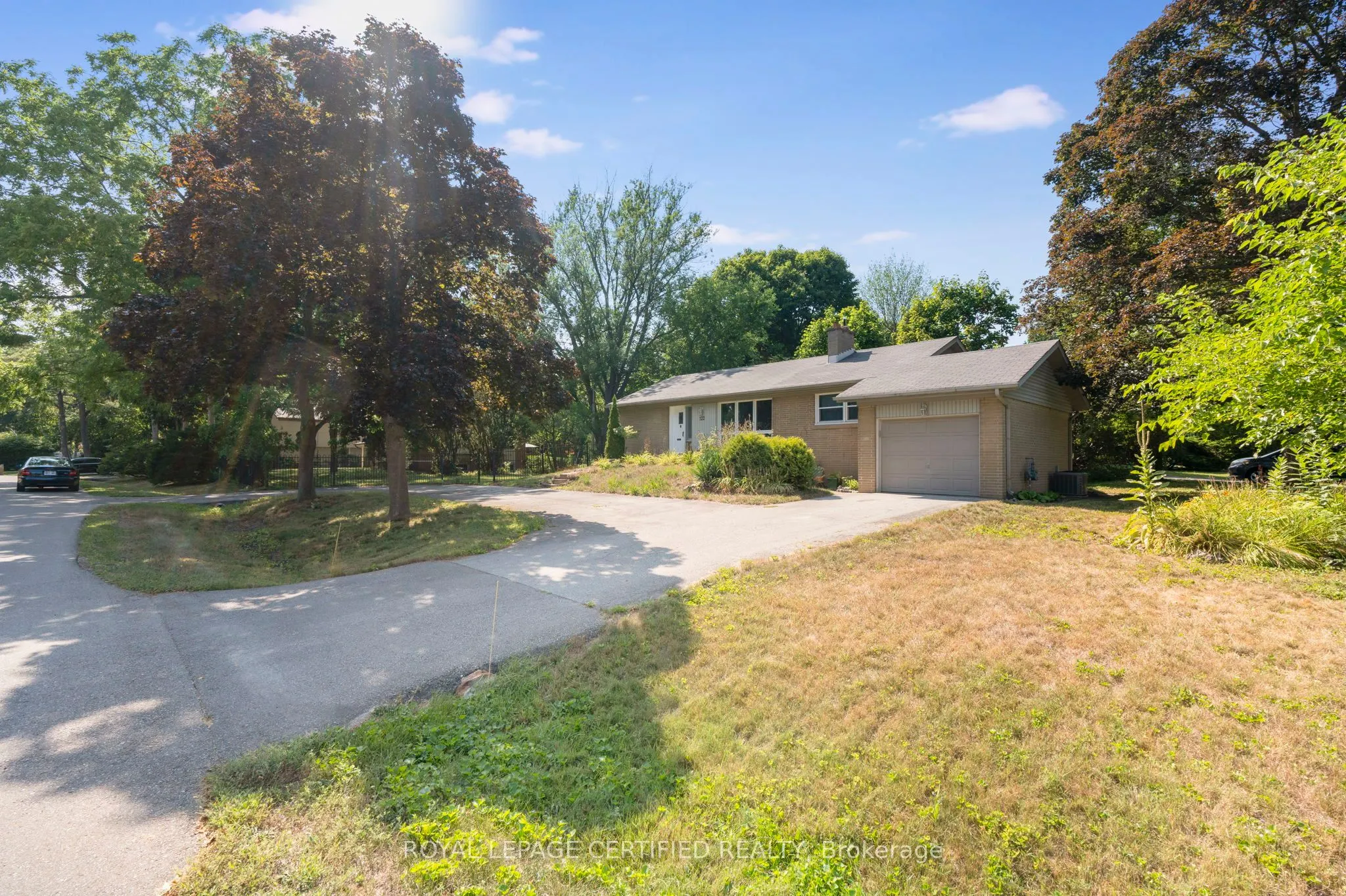 122 Selgrove Crescent
