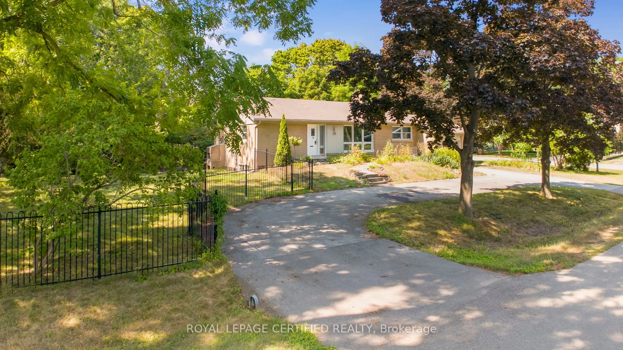 122 Selgrove Crescent