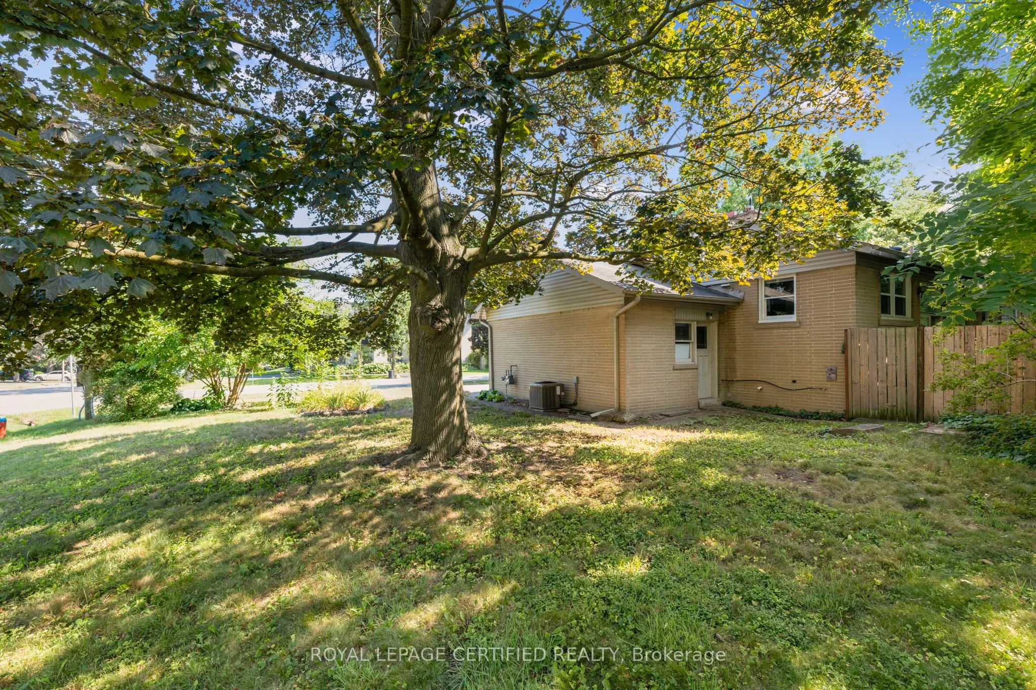 122 Selgrove Crescent