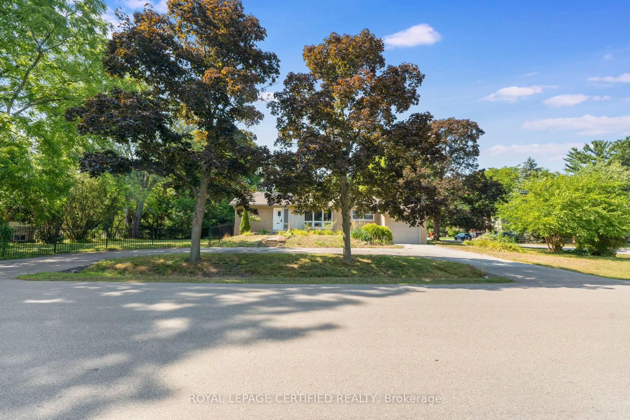 122 Selgrove Crescent